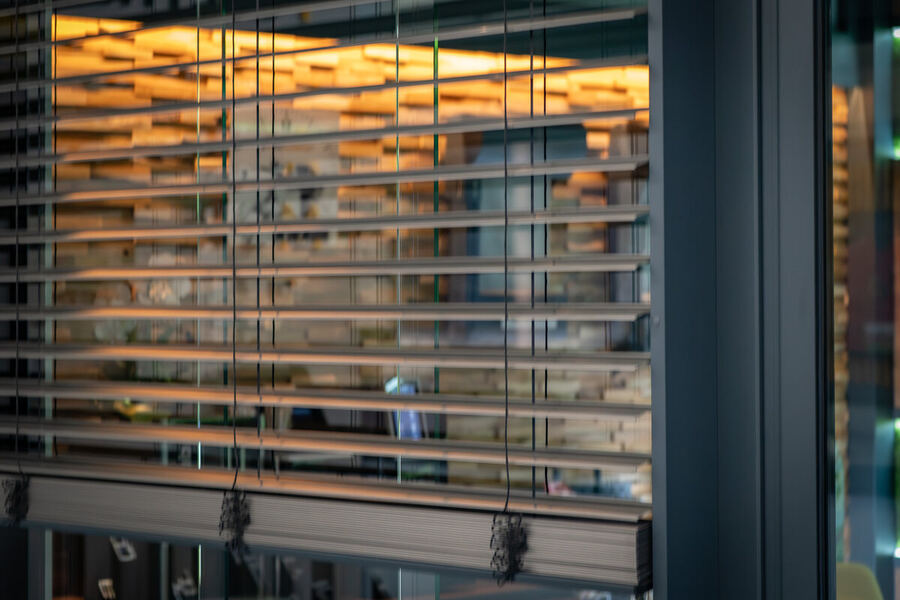 Shade, light and privacy belong to the structure.