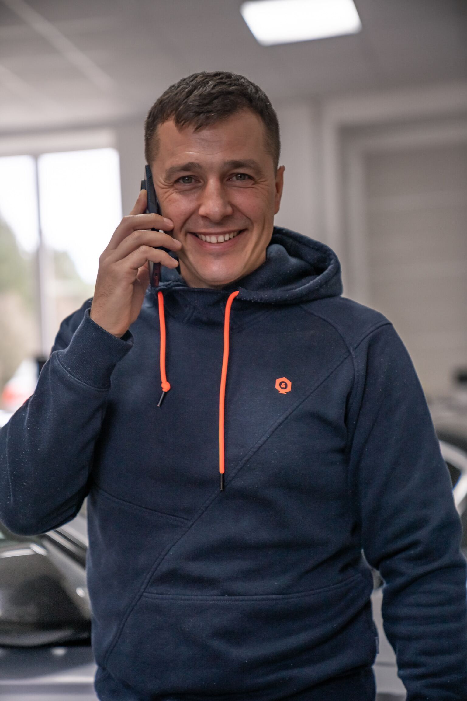 Denis Rem im Telefongespräch