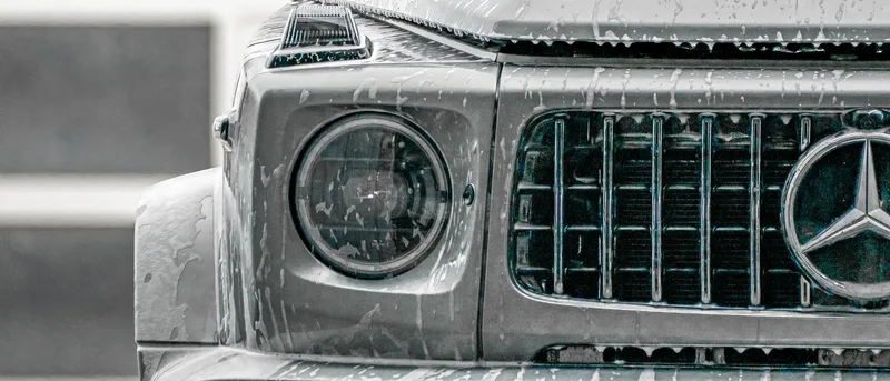 Ручная мойка: пена на передке Mercedes G