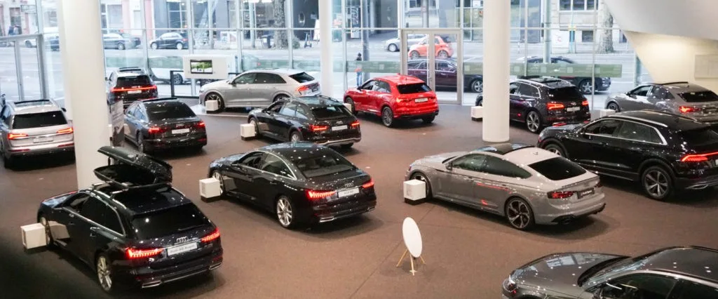 Illustration for the article "Coronavirus lockdown in Germany: how German car dealerships are working"
