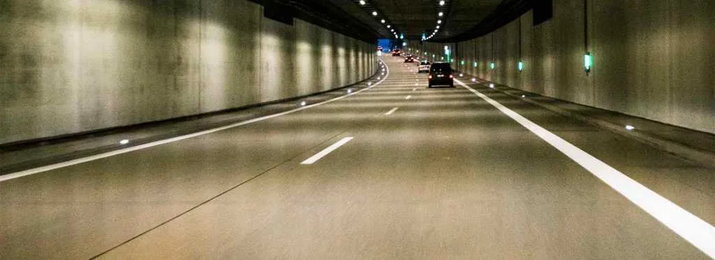 Illustration zum Beitrag „Zu schnell auf deutschen Autobahnen: das kostet Bußgeld“