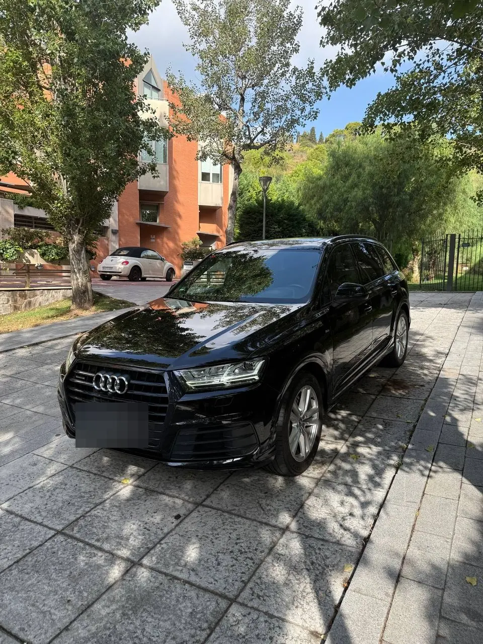 Audi Q7 3.0 TDI quattro S line · 7 seats · Air suspension · Panorama · 360° camera · 3