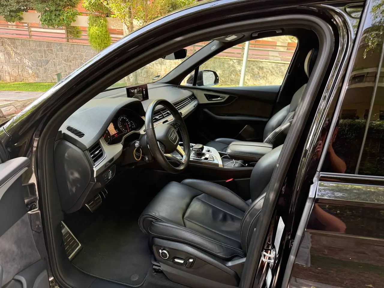 Audi Q7 3.0 TDI quattro S line · 7 seats · Air suspension · Panorama · 360° camera · 11