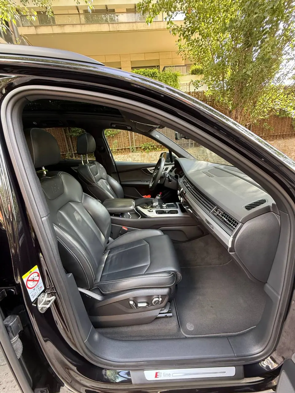 Audi Q7 3.0 TDI quattro S line · 7 seats · Air suspension · Panorama · 360° camera · 13