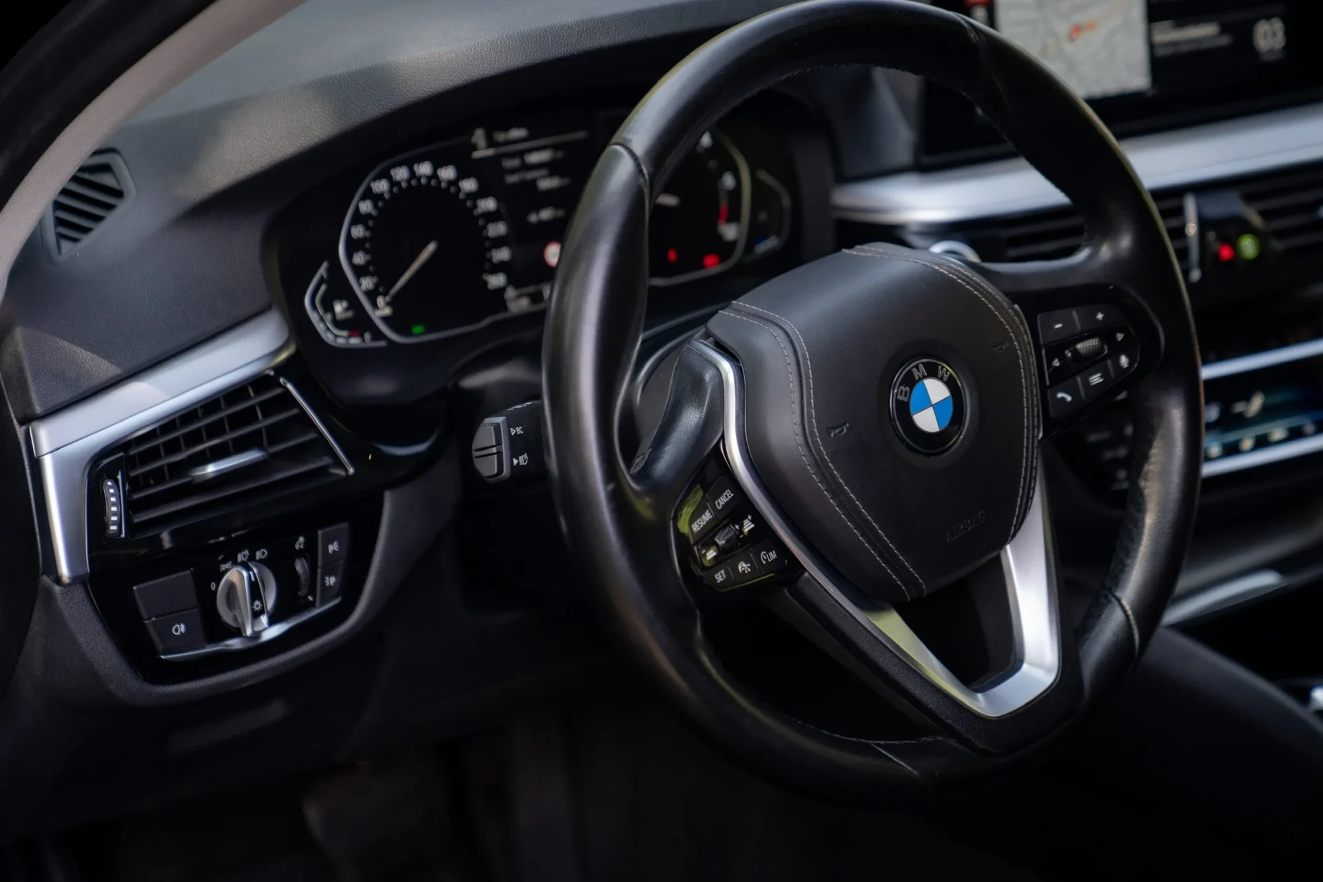 BMW 520d Touring автомат · Цифровая сервисная история · Новый техосмотр HU при передаче · ACC Stop & Go · 22