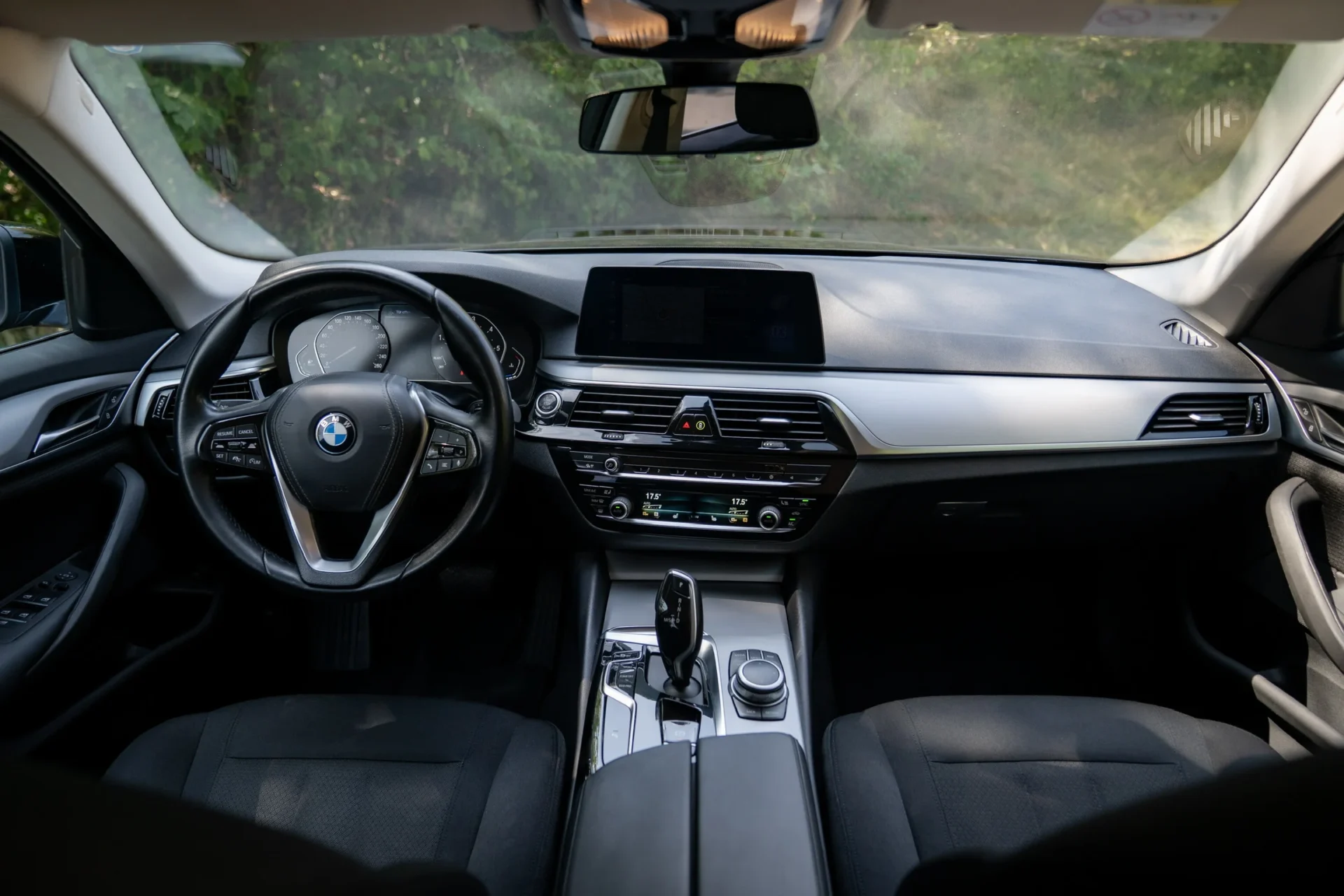 BMW 520d Touring автомат · Цифровая сервисная история · Новый техосмотр HU при передаче · ACC Stop & Go · 26