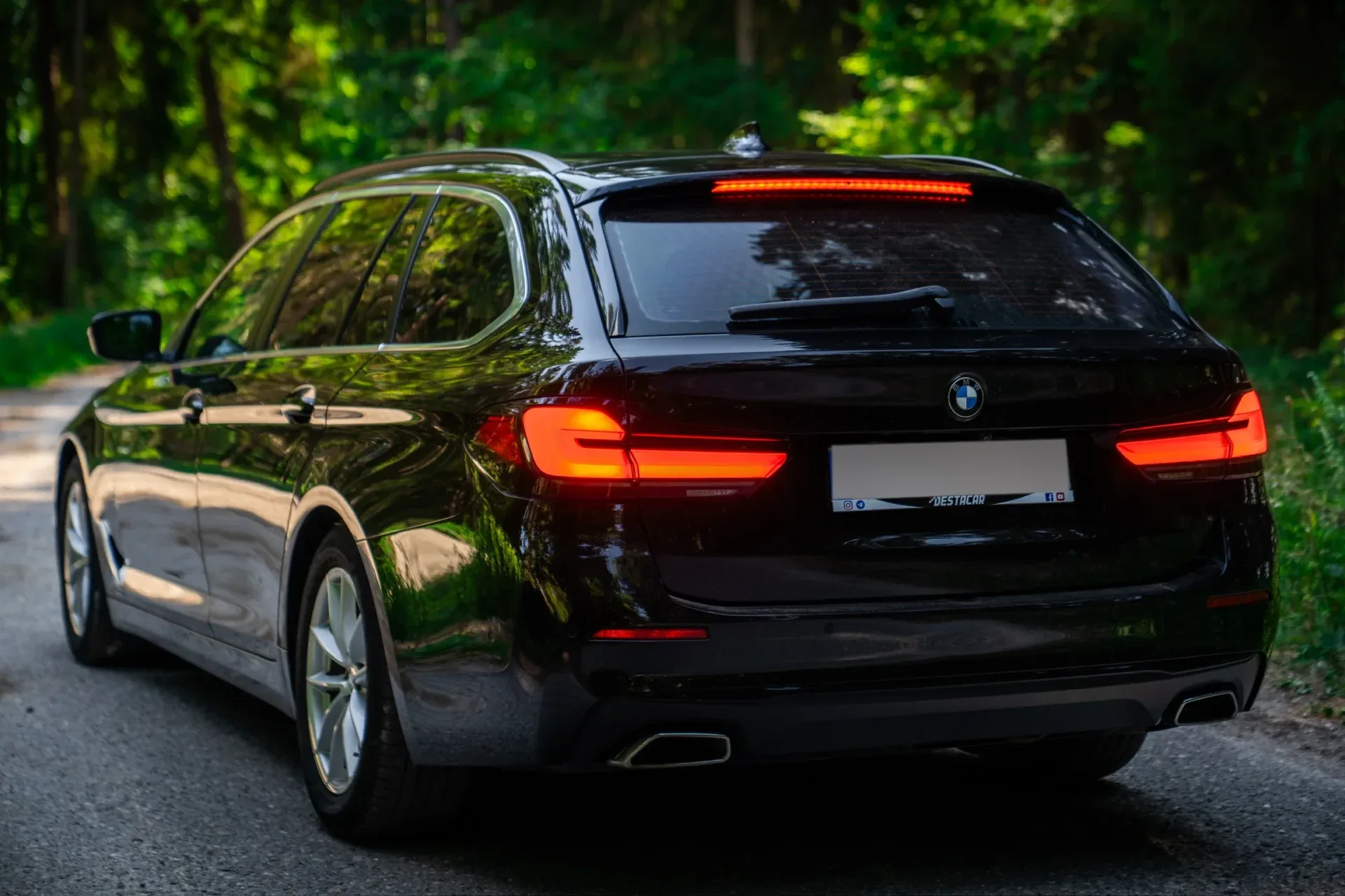 BMW 520d Touring автомат · Цифровая сервисная история · Новый техосмотр HU при передаче · ACC Stop & Go · 8