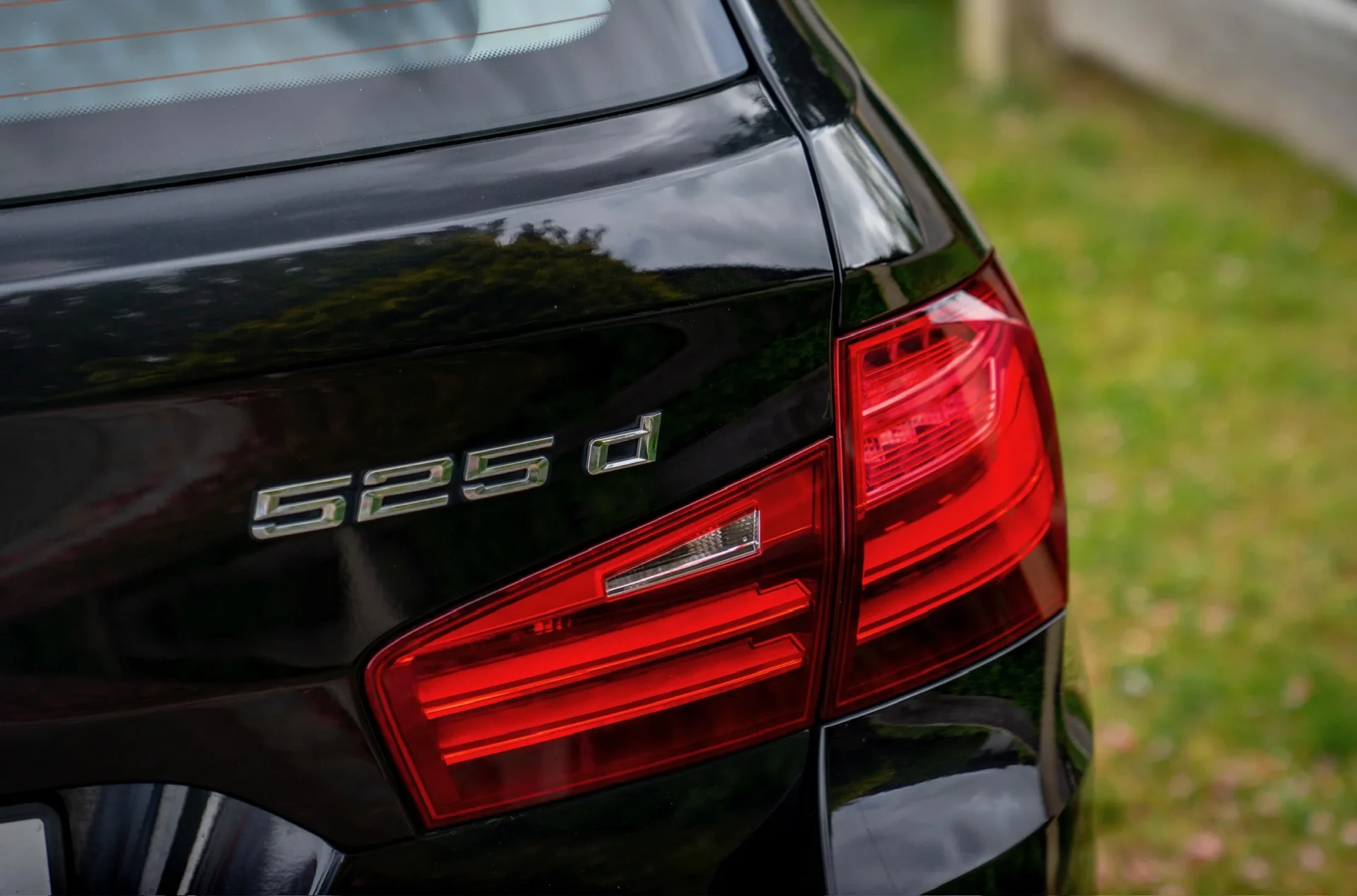 BMW 525d Touring · Panoramic roof · Harman Kardon · Tow bar · 10