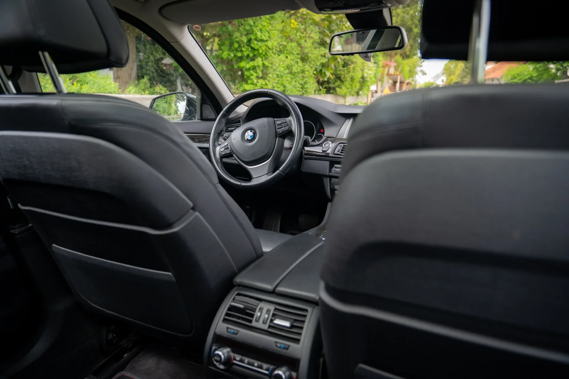 BMW 525d Touring · Panoramic roof · Harman Kardon · Tow bar · 14