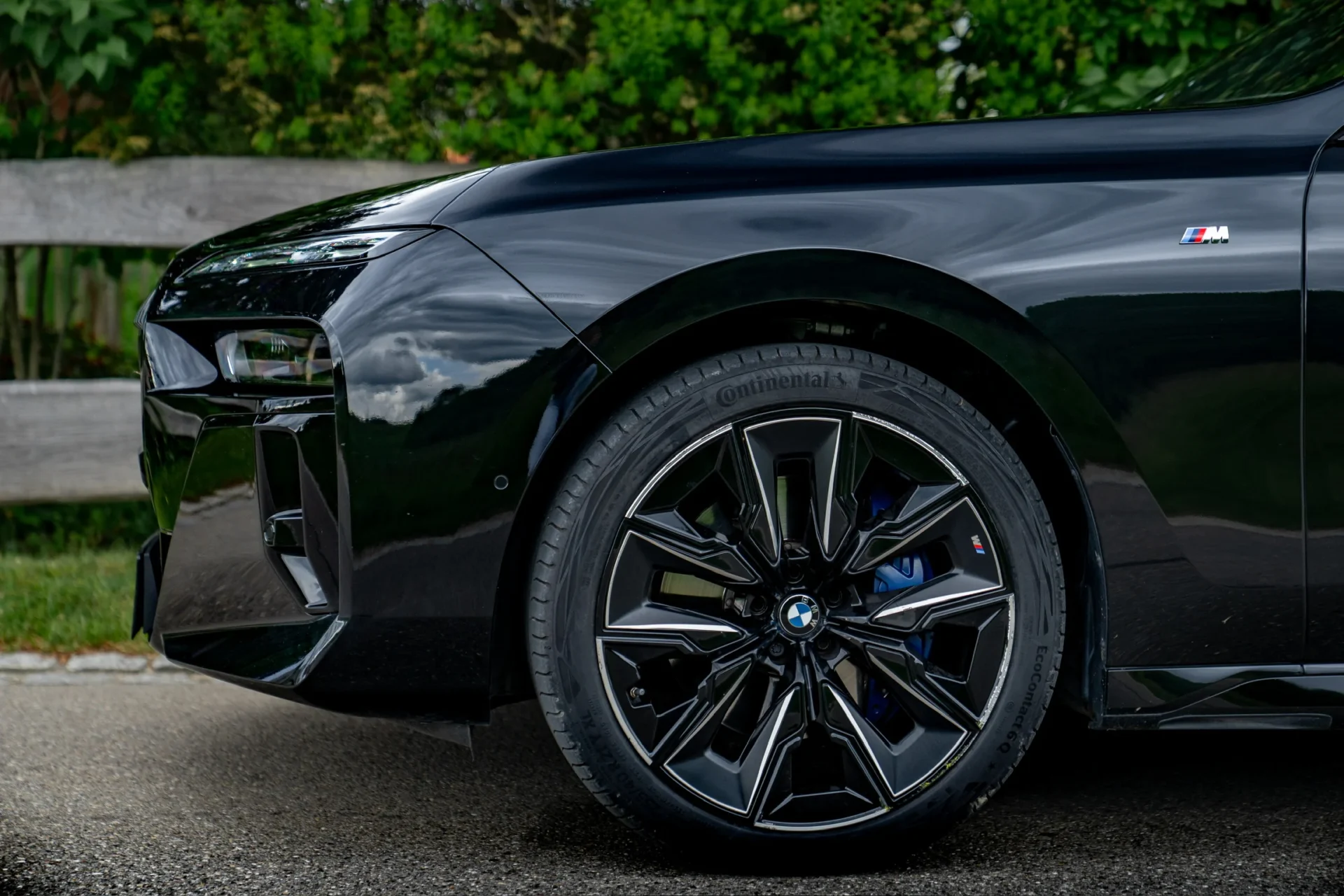BMW 740d xDrive M Sport · Executive Lounge · Accident-free · Fully serviced · BMW Individual Merino Tartufo · 3