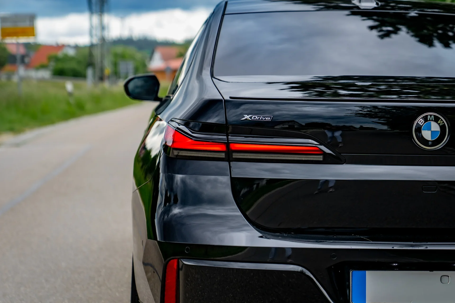 BMW 740d xDrive M Sport · Executive Lounge · Accident-free · Fully serviced · BMW Individual Merino Tartufo · 6