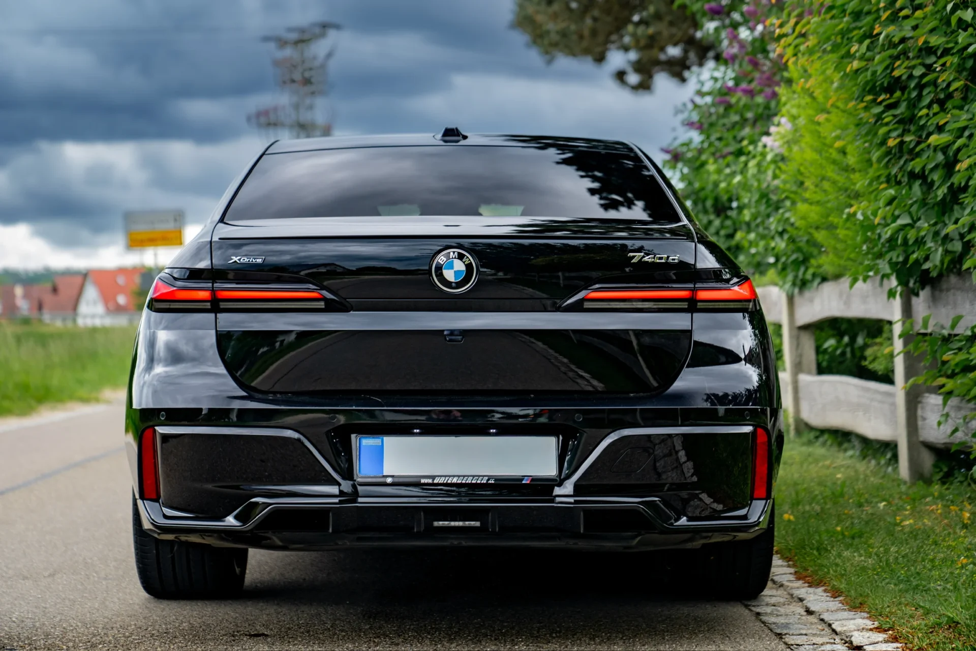 BMW 740d xDrive M Sport · Executive Lounge · Accident-free · Fully serviced · BMW Individual Merino Tartufo · 7
