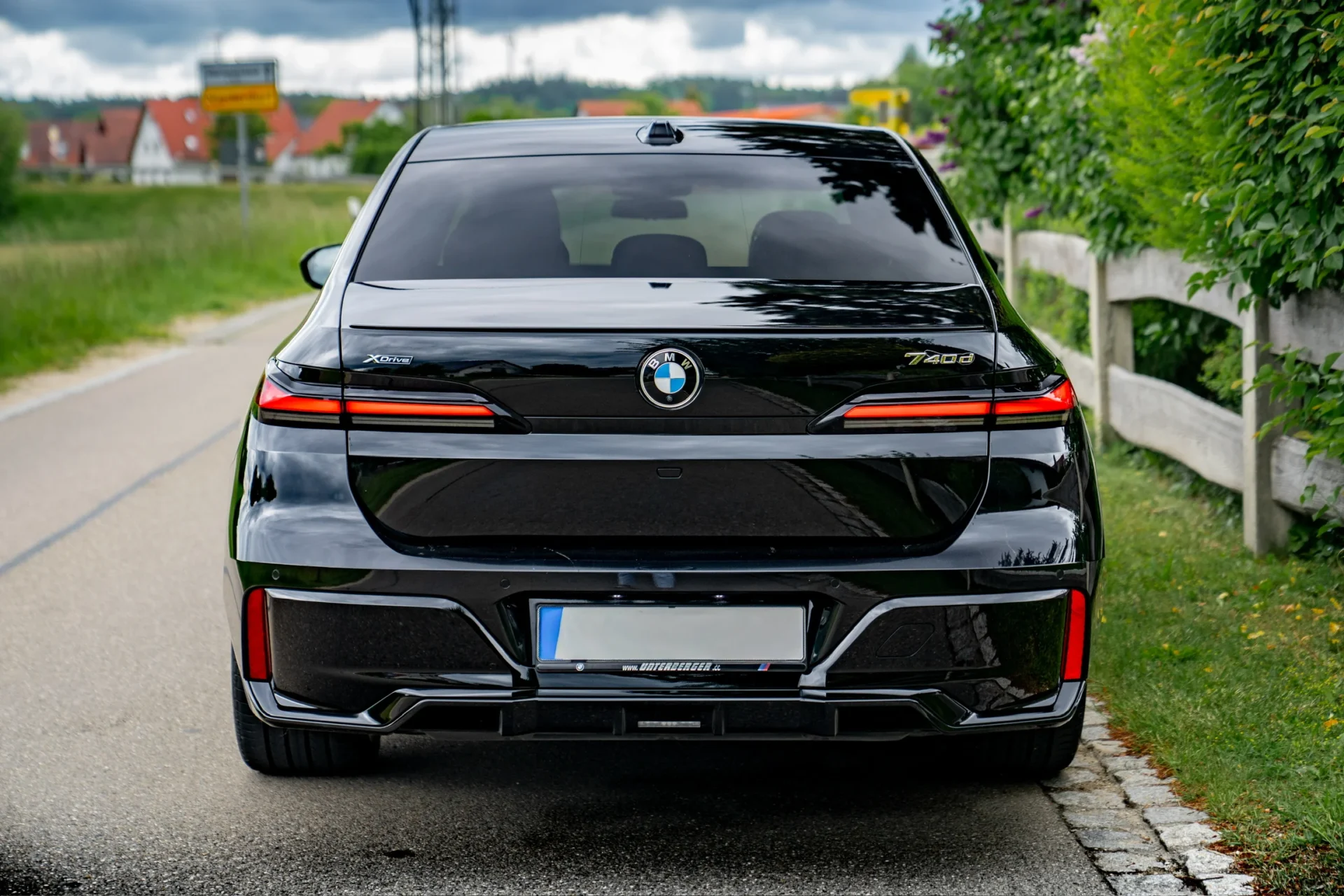 BMW 740d xDrive M Sport · Executive Lounge · Accident-free · Fully serviced · BMW Individual Merino Tartufo · 8