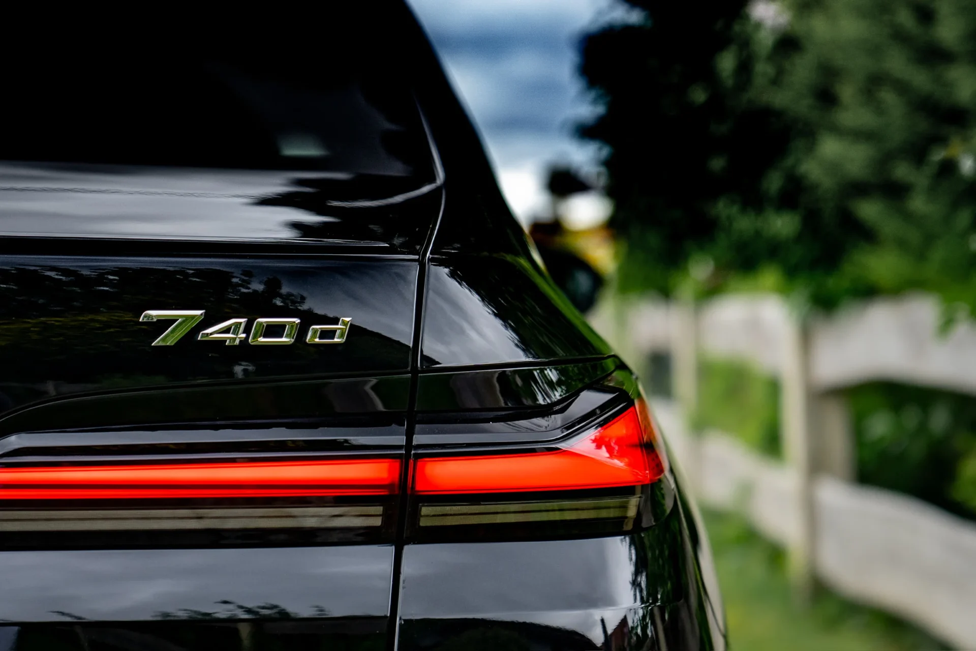 BMW 740d xDrive M Sport · Executive Lounge · Accident-free · Fully serviced · BMW Individual Merino Tartufo · 10