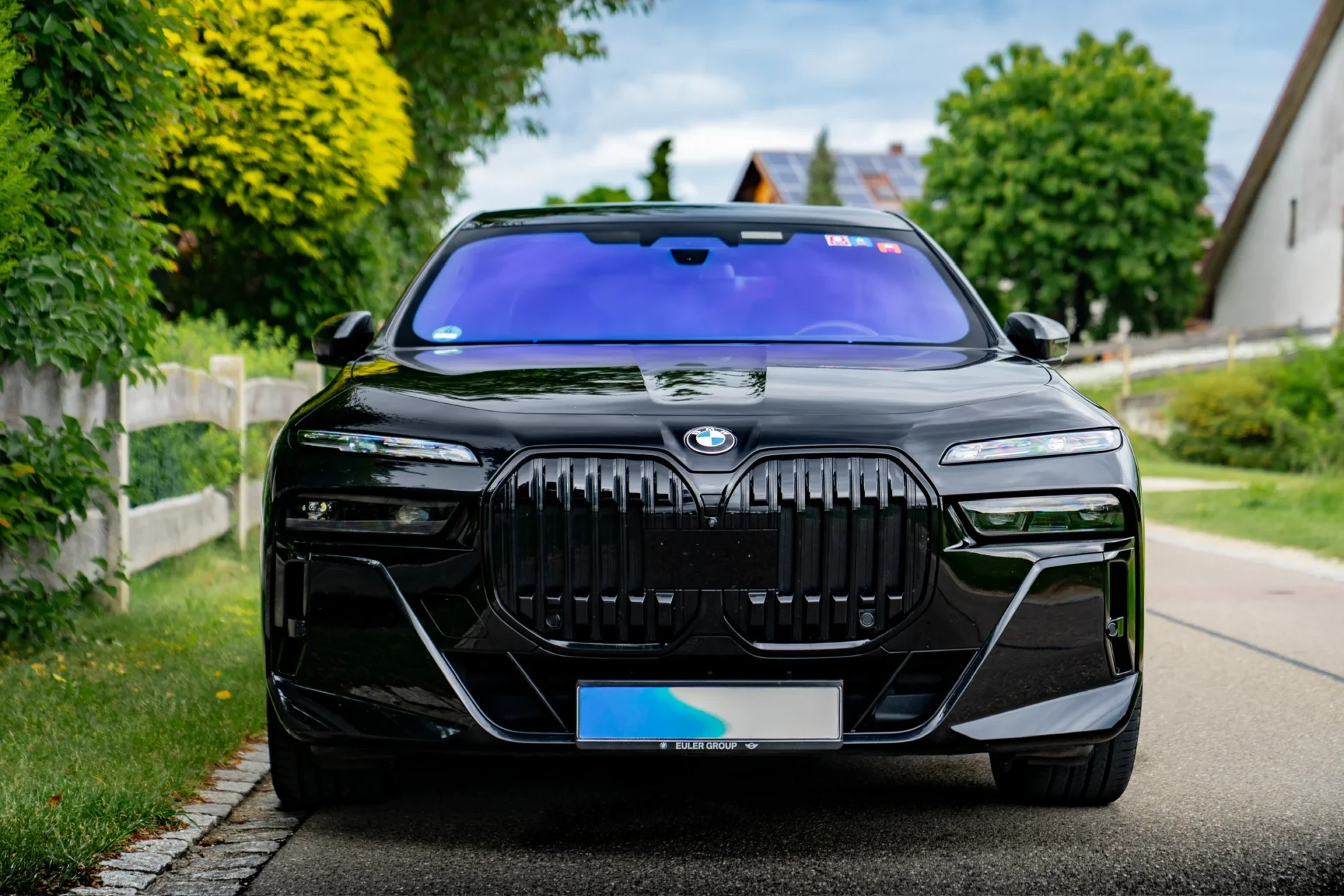 BMW 740d xDrive M Sport · Executive Lounge · Accident-free · Fully serviced · BMW Individual Merino Tartufo · 12