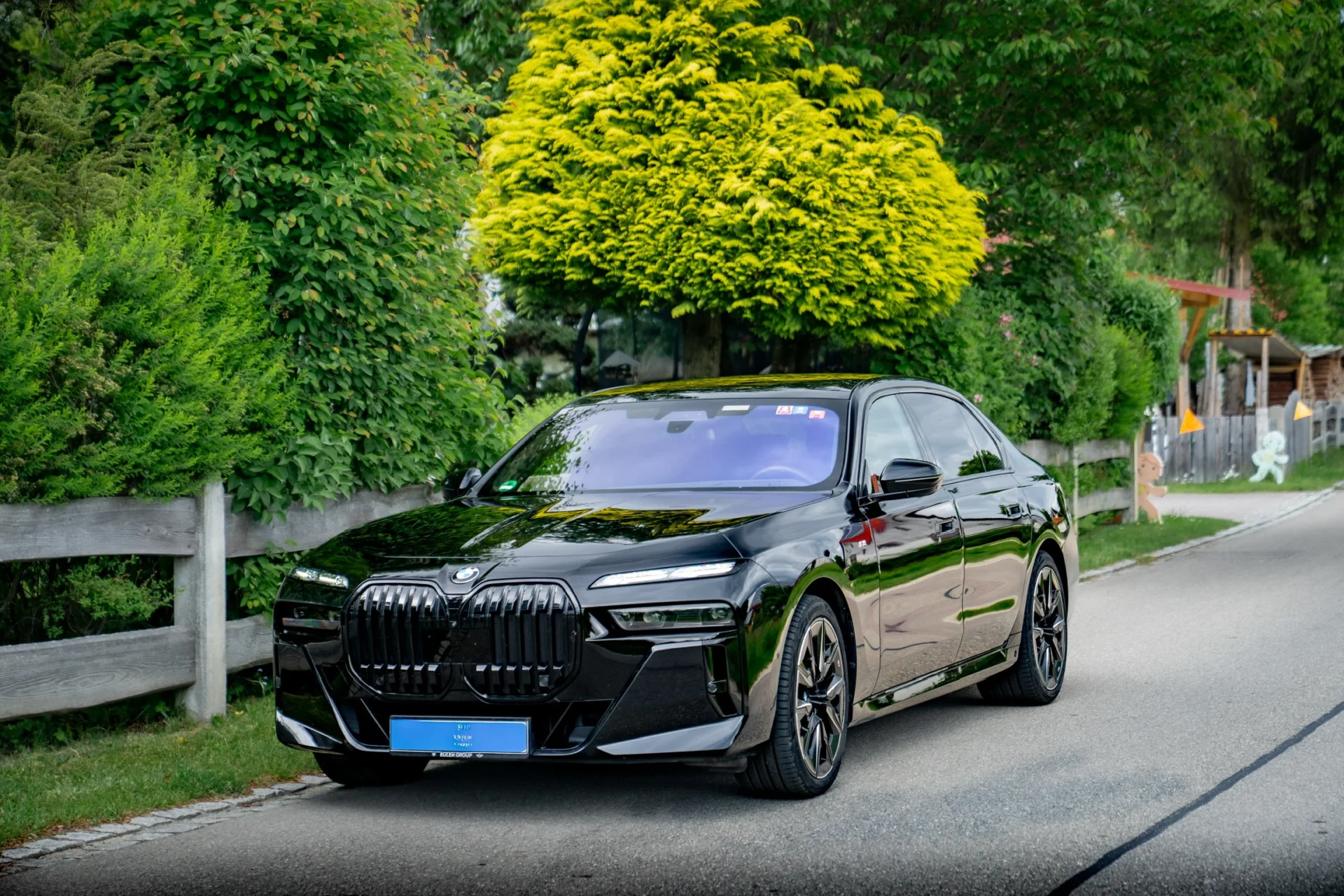 BMW 740d xDrive M Sport · Executive Lounge · Accident-free · Fully serviced · BMW Individual Merino Tartufo · 13