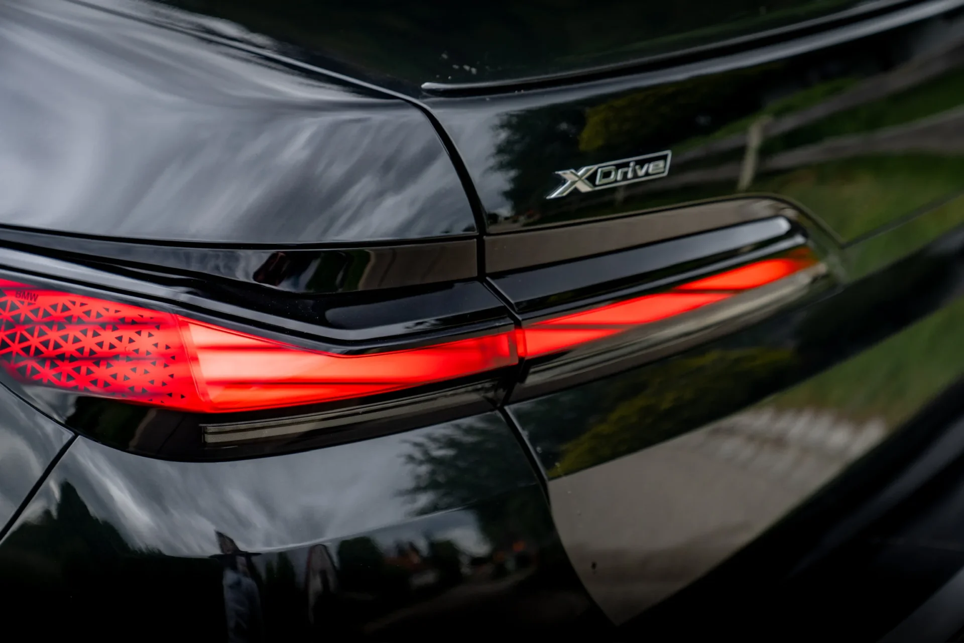 BMW 740d xDrive M Sport · Executive Lounge · Accident-free · Fully serviced · BMW Individual Merino Tartufo · 16