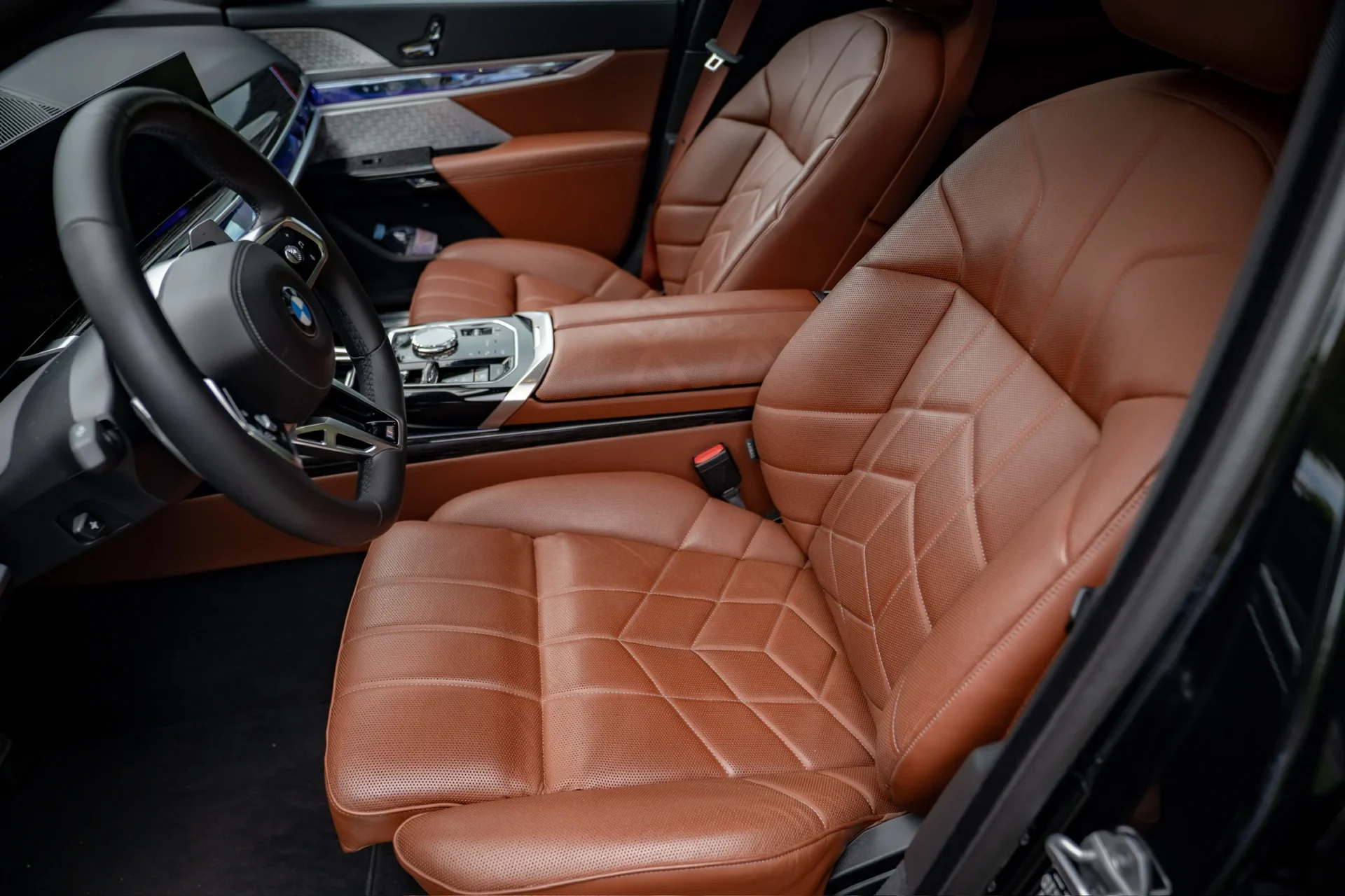 BMW 740d xDrive M Sport · Executive Lounge · Accident-free · Fully serviced · BMW Individual Merino Tartufo · 28
