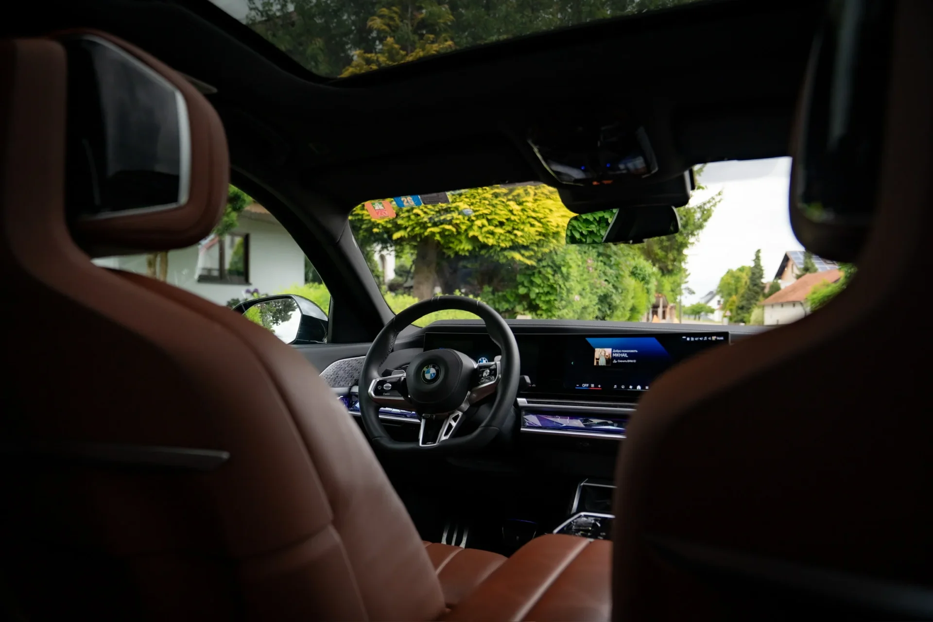 BMW 740d xDrive M Sport · Executive Lounge · Accident-free · Fully serviced · BMW Individual Merino Tartufo · 38