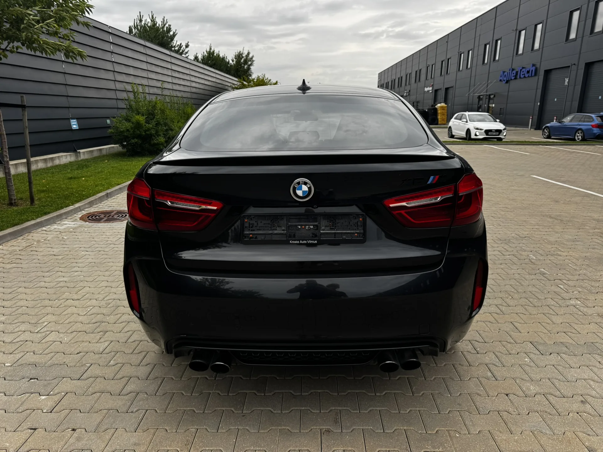 BMW X6 M 4.4 V8 xDrive · 575 hp · Bang & Olufsen · Repaired accident vehicle, US import · 8