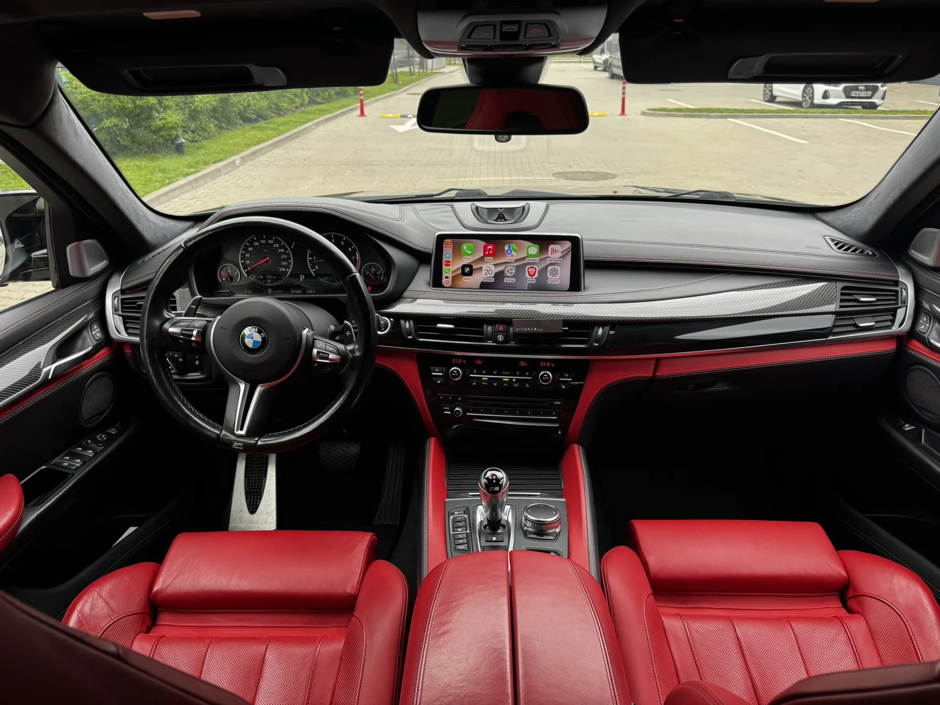 BMW X6 M 4.4 V8 xDrive · 575 hp · Bang & Olufsen · Repaired accident vehicle, US import · 11