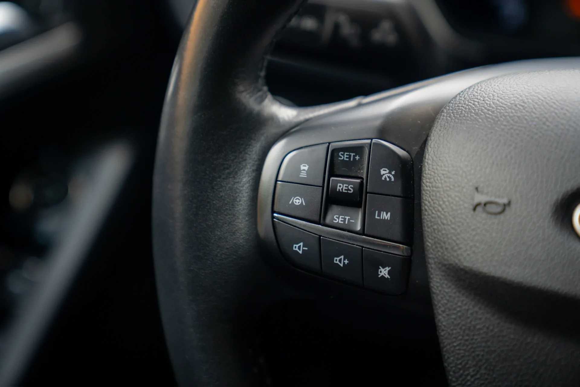 Ford Focus универсал Cool & Connect 1.5 EcoBlue AT8 · ACC · Бесключевой доступ · LED · 27