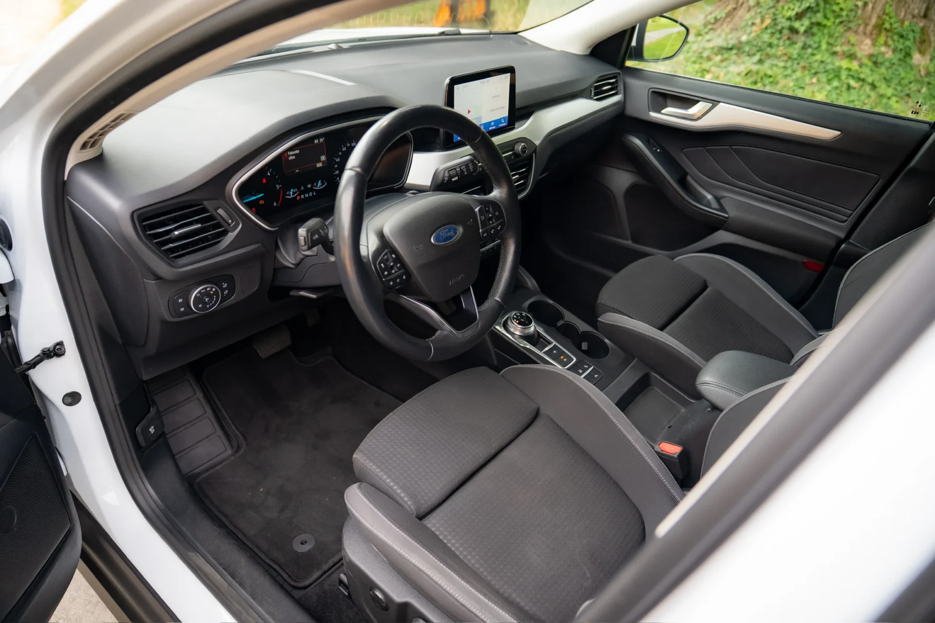 Ford Focus универсал Cool & Connect 1.5 EcoBlue AT8 · ACC · Бесключевой доступ · LED · 31