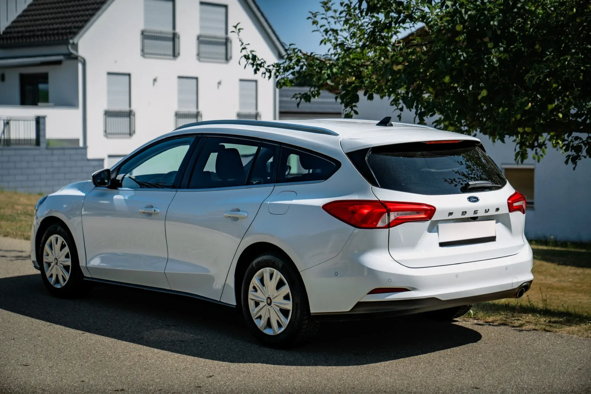 Ford Focus универсал Cool & Connect 1.5 EcoBlue AT8 · ACC · Бесключевой доступ · LED · 3