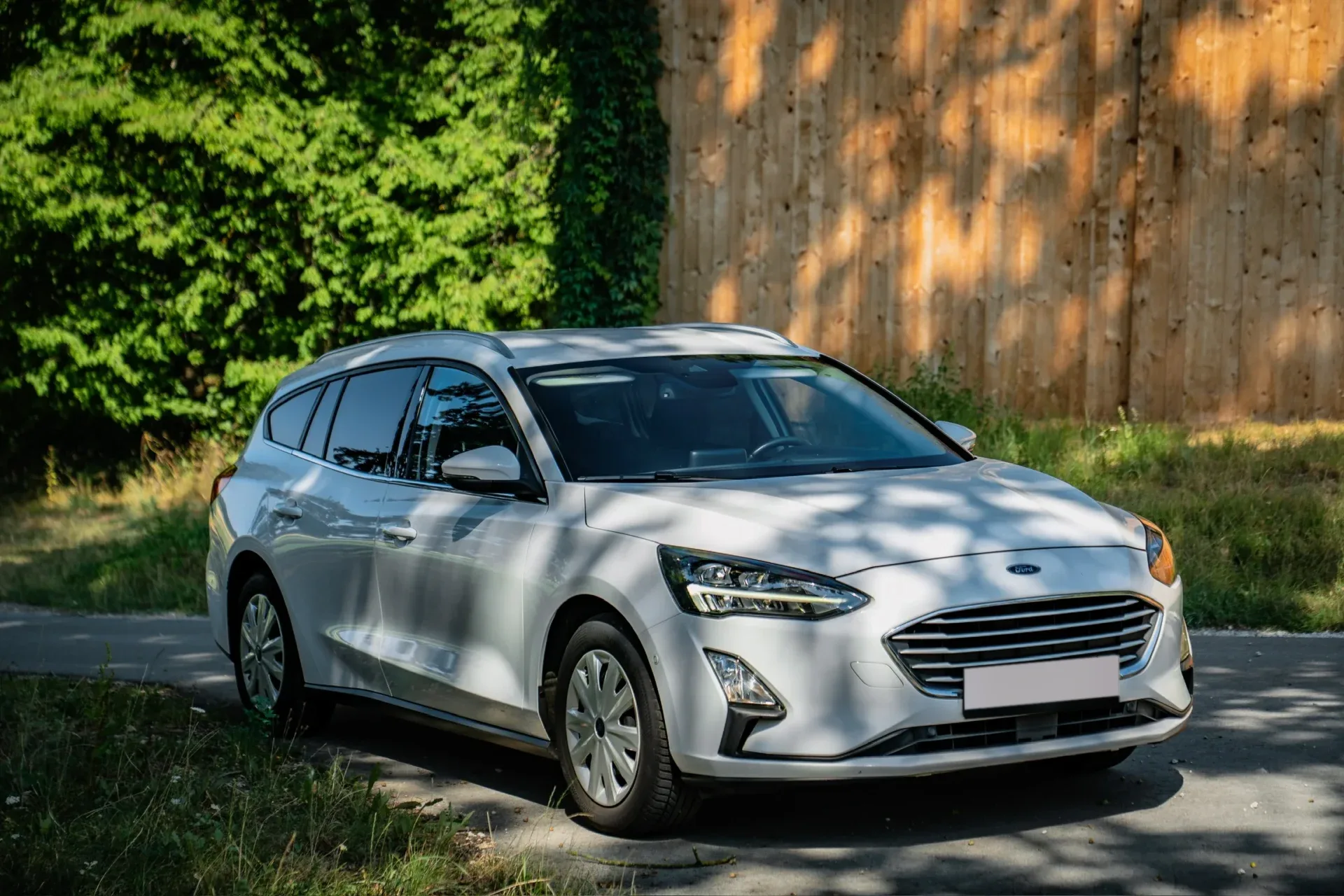 Ford Focus универсал Cool & Connect 1.5 EcoBlue AT8 · ACC · Бесключевой доступ · LED · 10