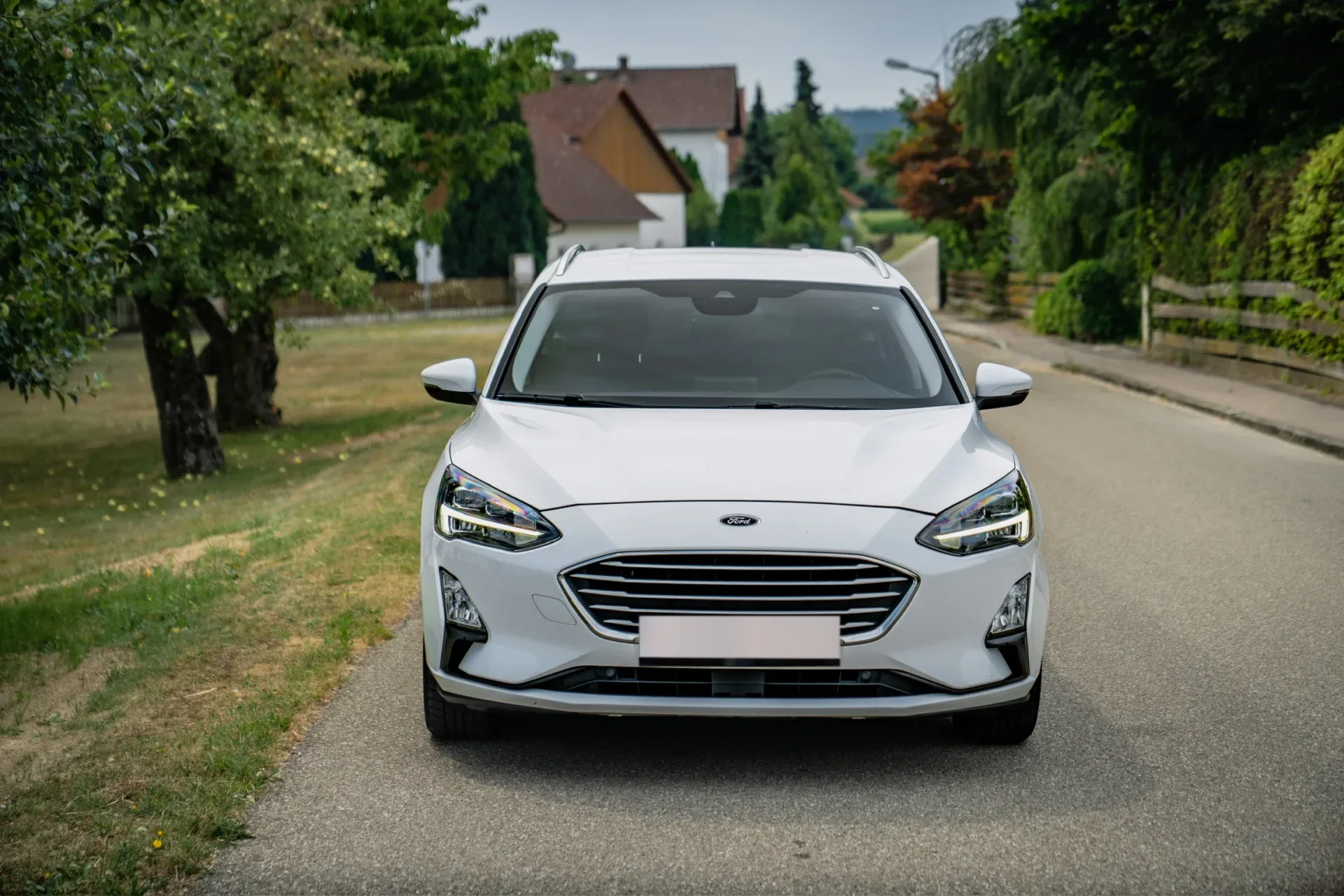 Ford Focus универсал Cool & Connect 1.5 EcoBlue AT8 · ACC · Бесключевой доступ · LED · 11