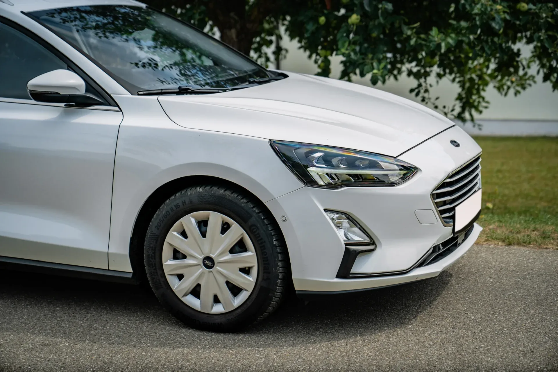 Ford Focus универсал Cool & Connect 1.5 EcoBlue AT8 · ACC · Бесключевой доступ · LED · 18