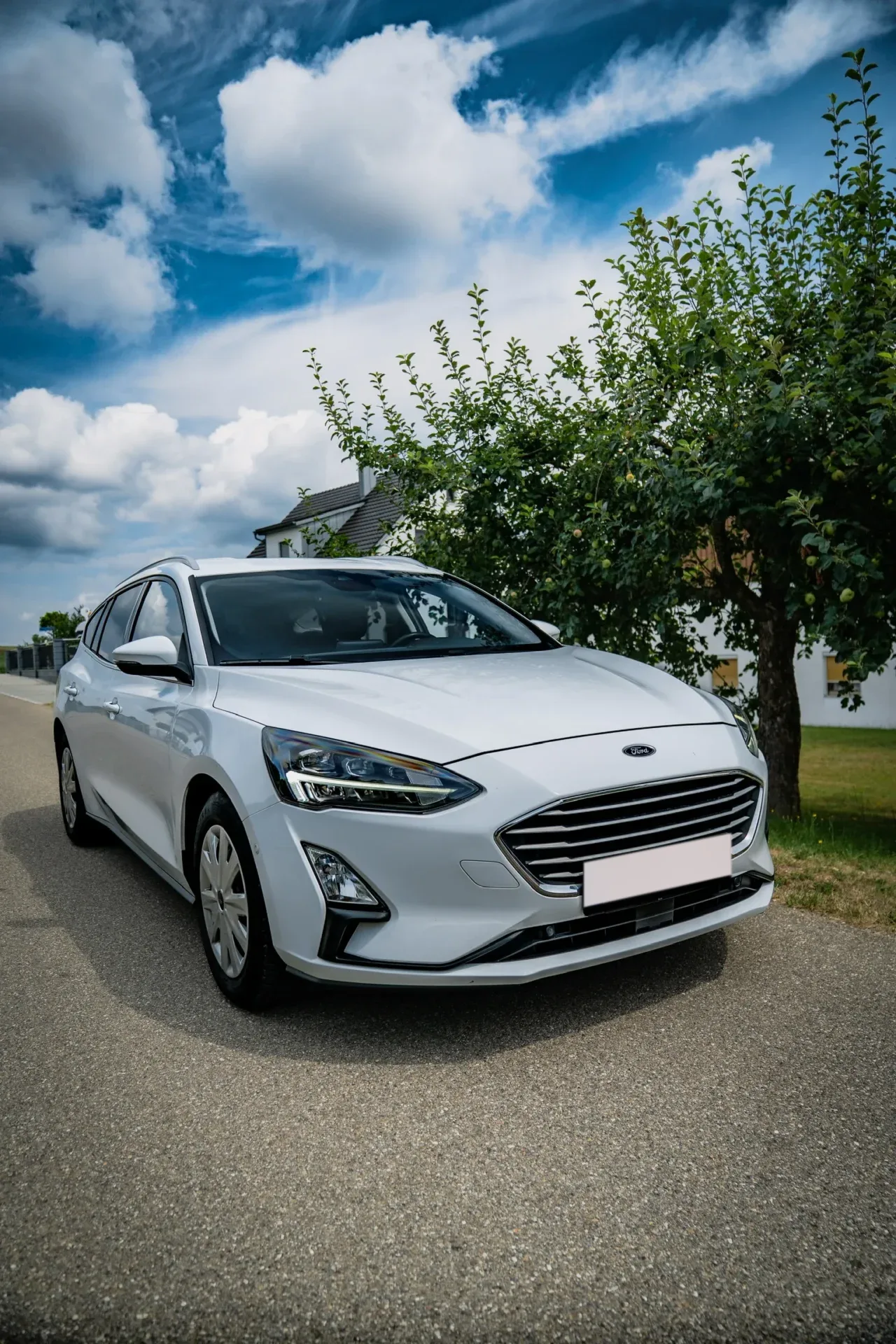Ford Focus универсал Cool & Connect 1.5 EcoBlue AT8 · ACC · Бесключевой доступ · LED · 19