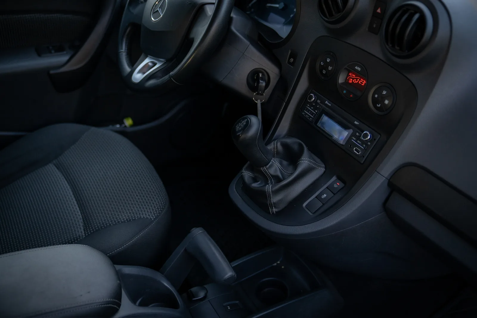 Mercedes-Benz Citan 109 CDI passenger van · First owner · Service book · Only 45,260 km · Climate control · 13