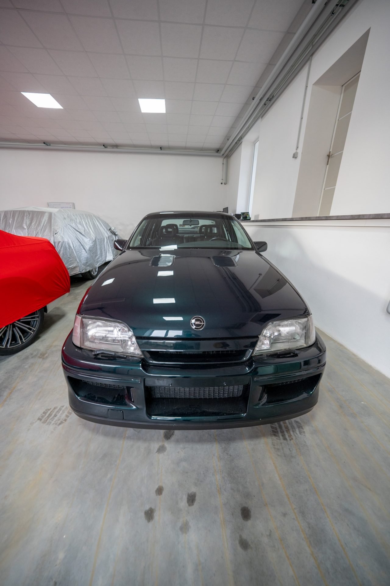 Opel Lotus Omega 3.6 Biturbo · 377 hp · No. 0571 of 950 · 6-speed manual · 2 owners · Service book · 3