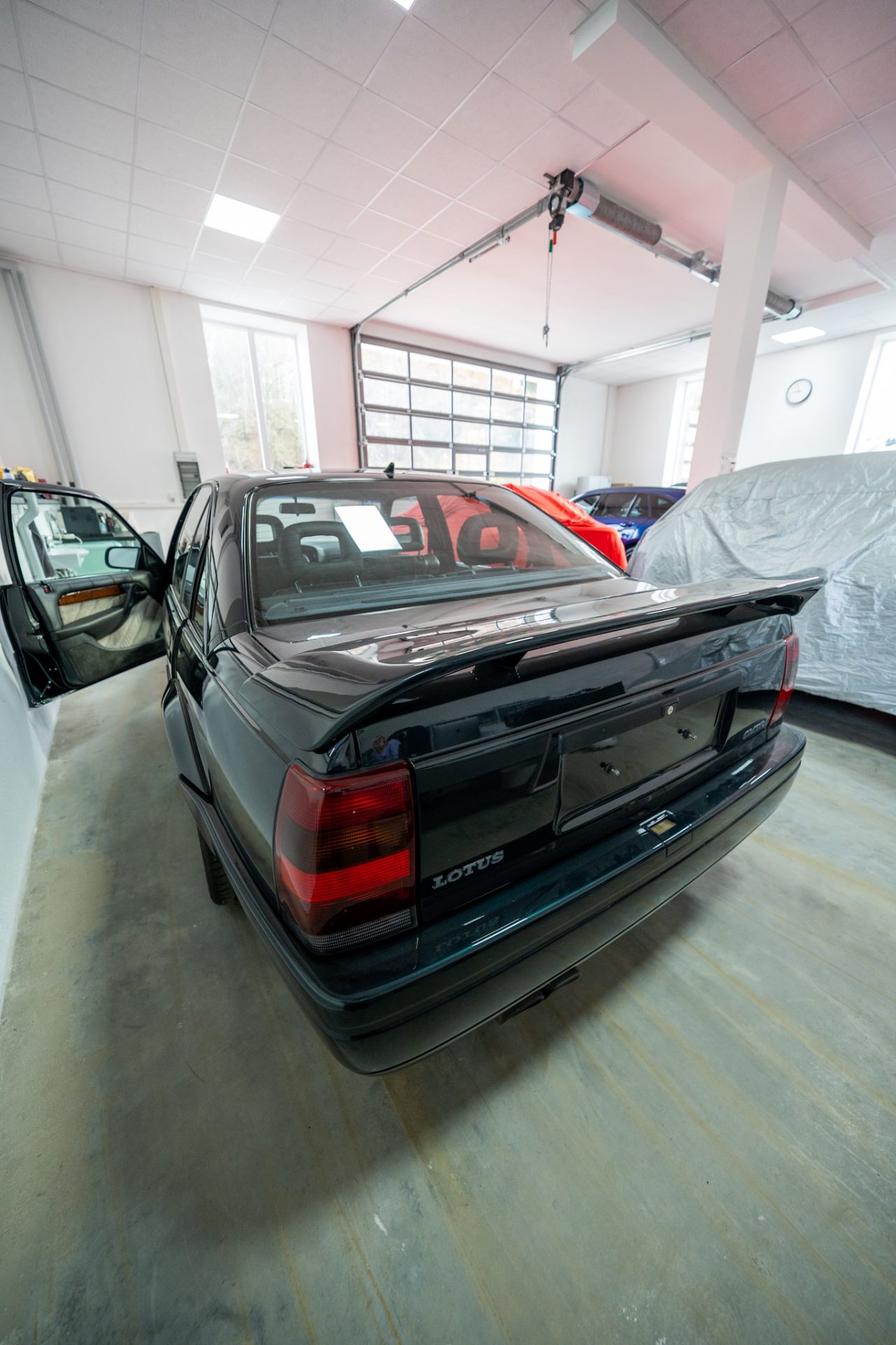 Opel Lotus Omega 3.6 Biturbo · 377 hp · No. 0571 of 950 · 6-speed manual · 2 owners · Service book · 18