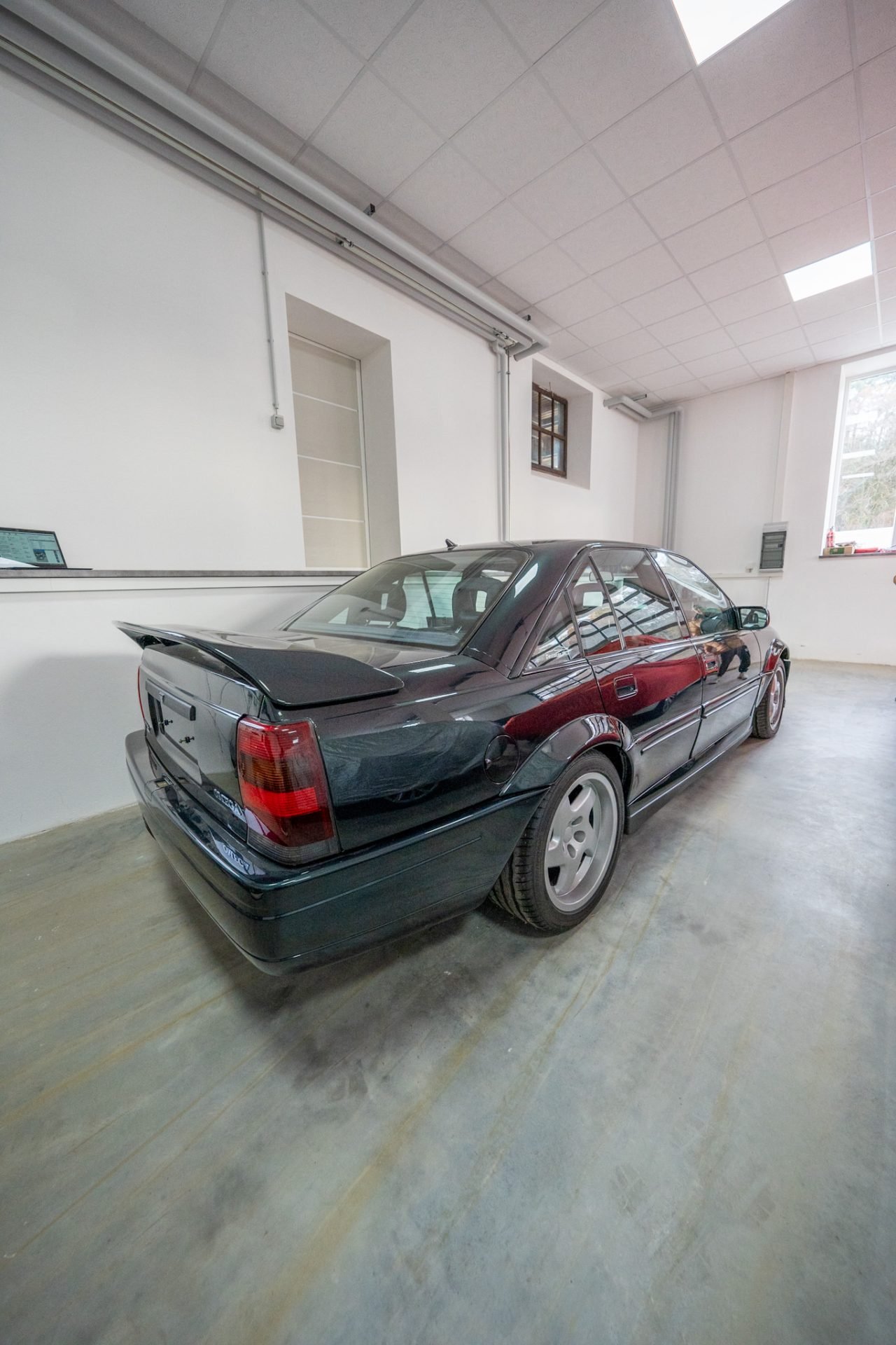 Opel Lotus Omega 3.6 Biturbo · 377 hp · No. 0571 of 950 · 6-speed manual · 2 owners · Service book · 19