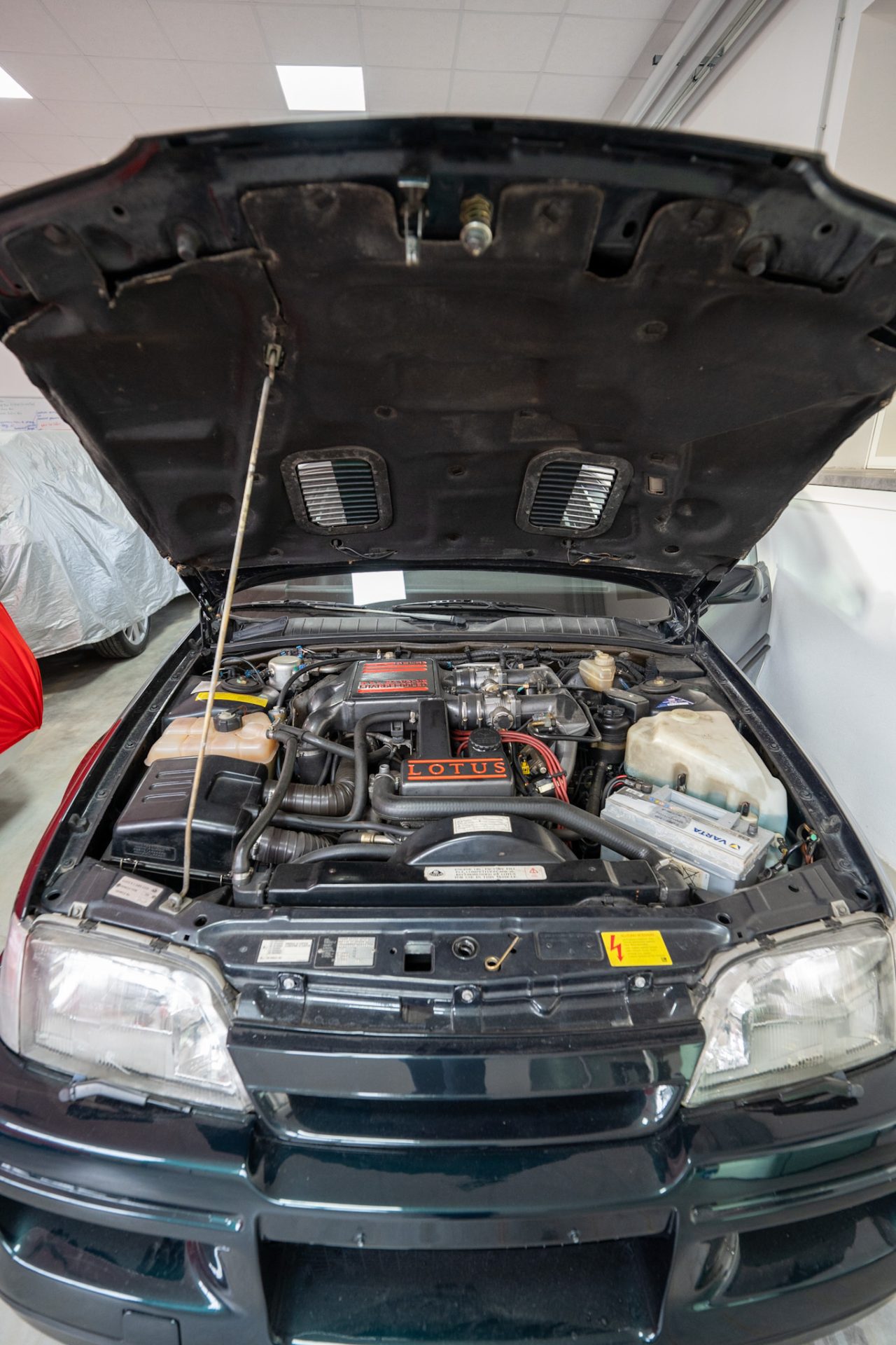 Opel Lotus Omega 3.6 Biturbo · 377 hp · No. 0571 of 950 · 6-speed manual · 2 owners · Service book · 26