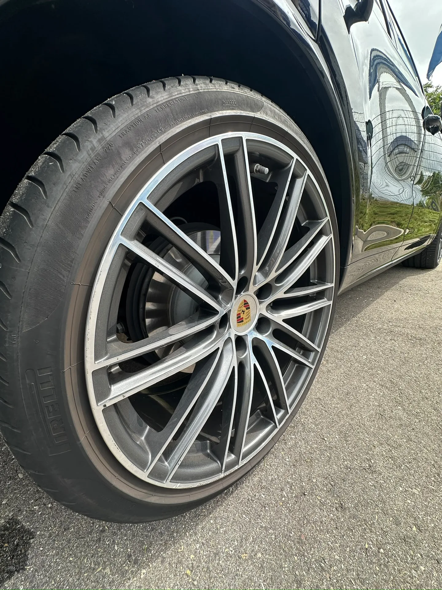 Porsche Cayenne S Coupé Platinum Edition · 440 hp · Air suspension · Rear-axle steering · Head-up · 22-inch · 3