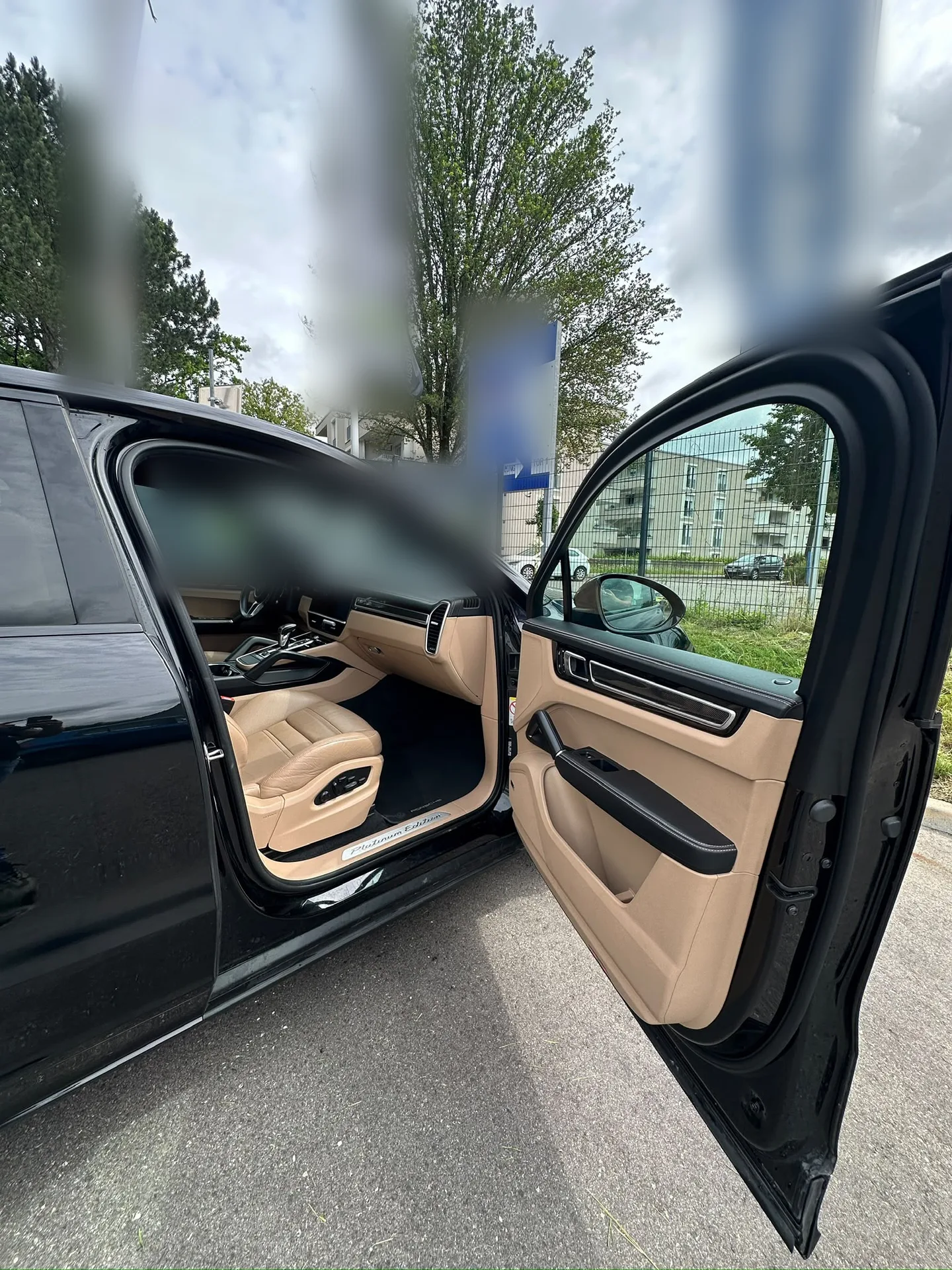 Porsche Cayenne S Coupé Platinum Edition · 440 hp · Air suspension · Rear-axle steering · Head-up · 22-inch · 4