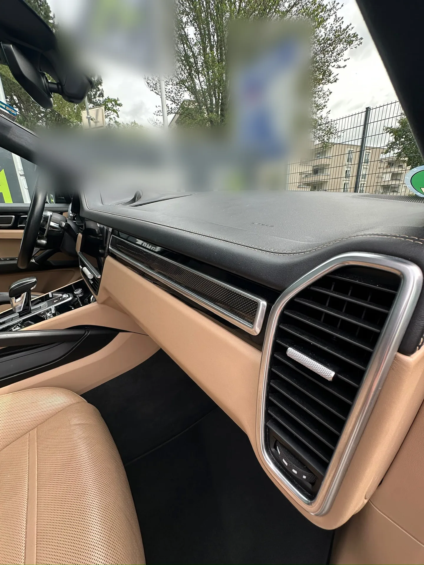 Porsche Cayenne S Coupé Platinum Edition · 440 hp · Air suspension · Rear-axle steering · Head-up · 22-inch · 7