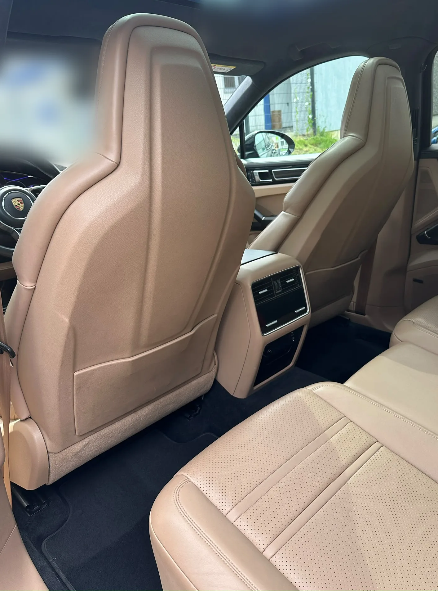 Porsche Cayenne S Coupé Platinum Edition · 440 hp · Air suspension · Rear-axle steering · Head-up · 22-inch · 10