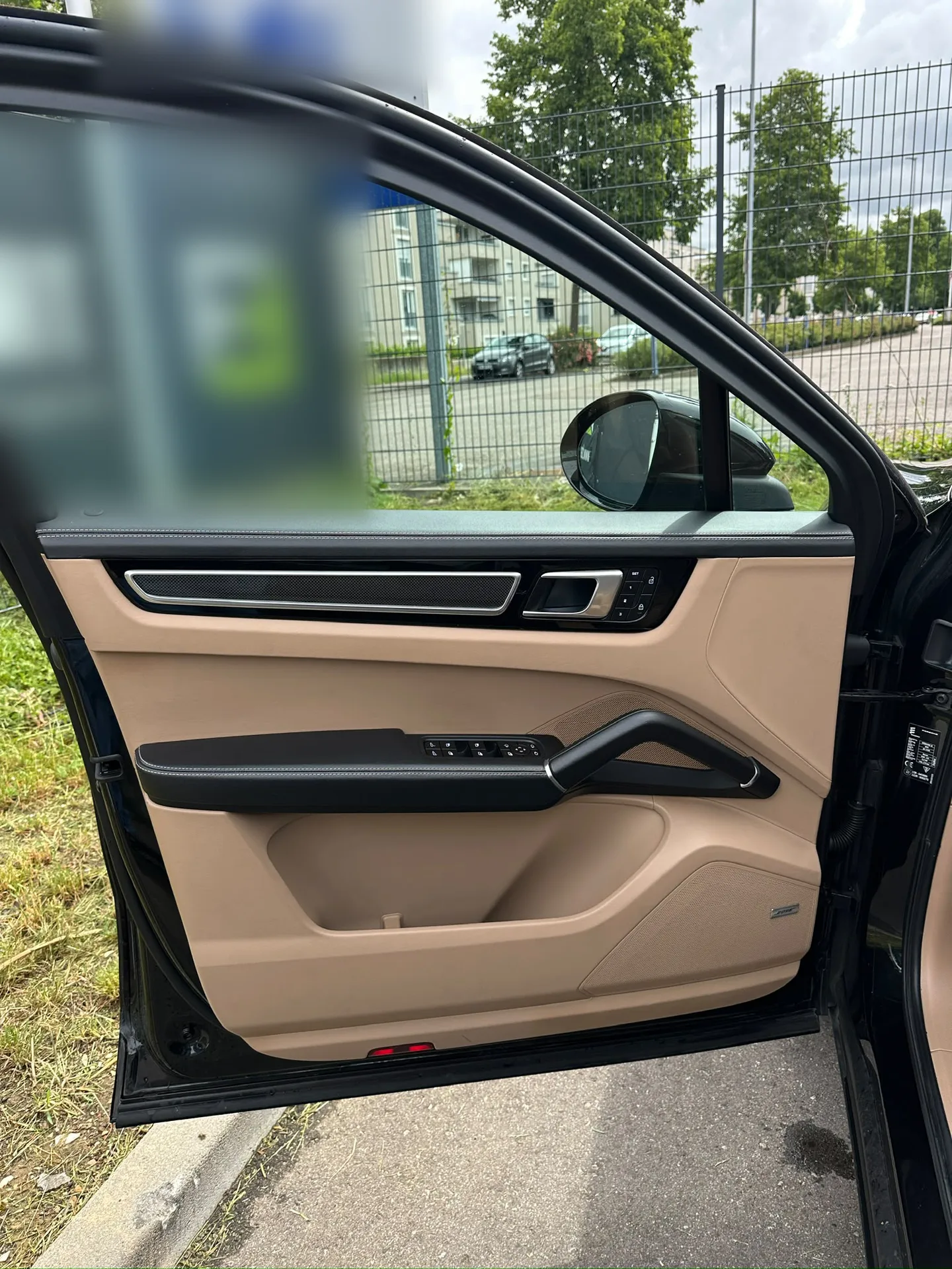 Porsche Cayenne S Coupé Platinum Edition · 440 hp · Air suspension · Rear-axle steering · Head-up · 22-inch · 13