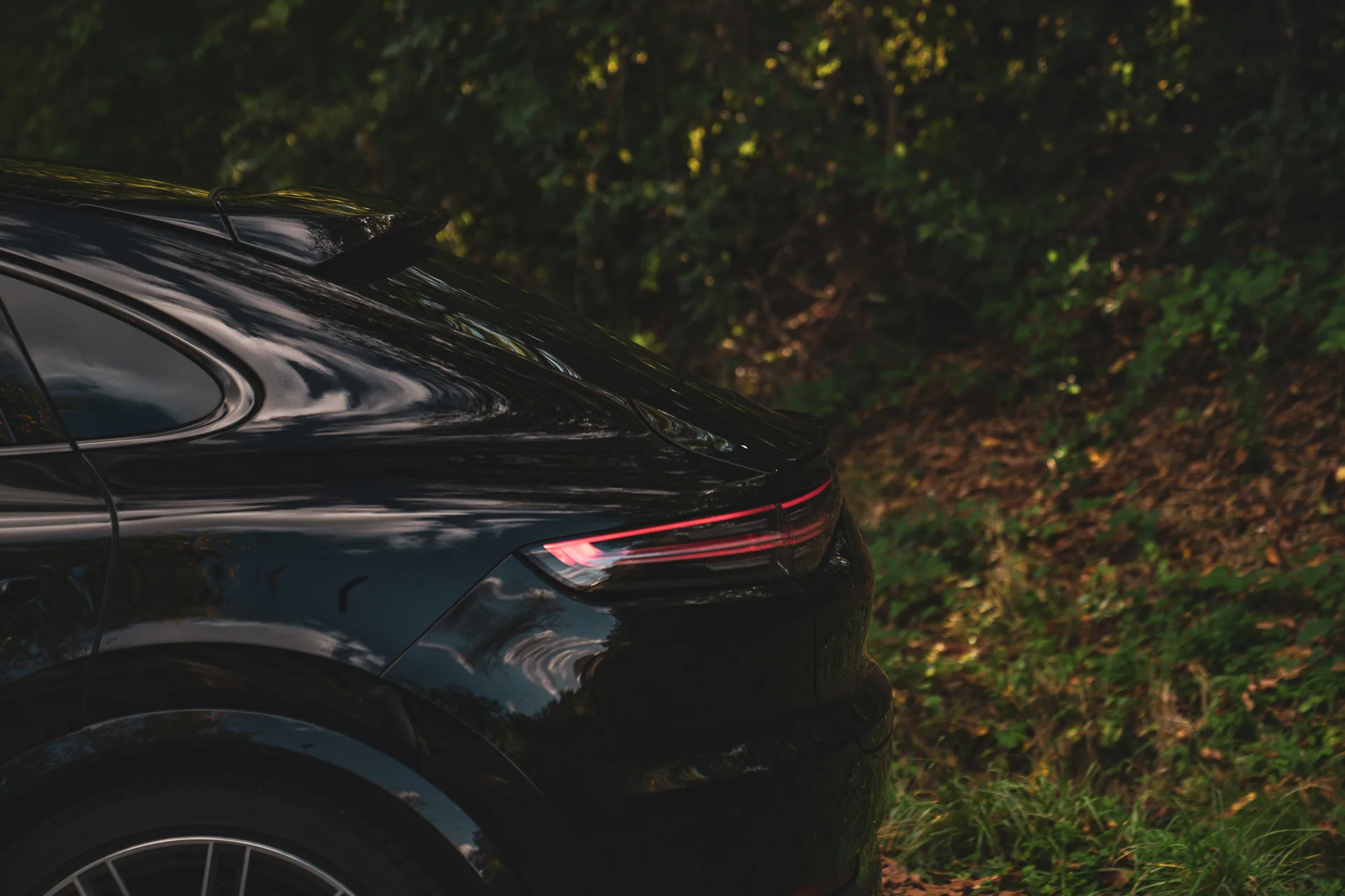 Porsche Cayenne S Coupé Platinum Edition · 440 hp · Air suspension · Rear-axle steering · Head-up · 22-inch · 14