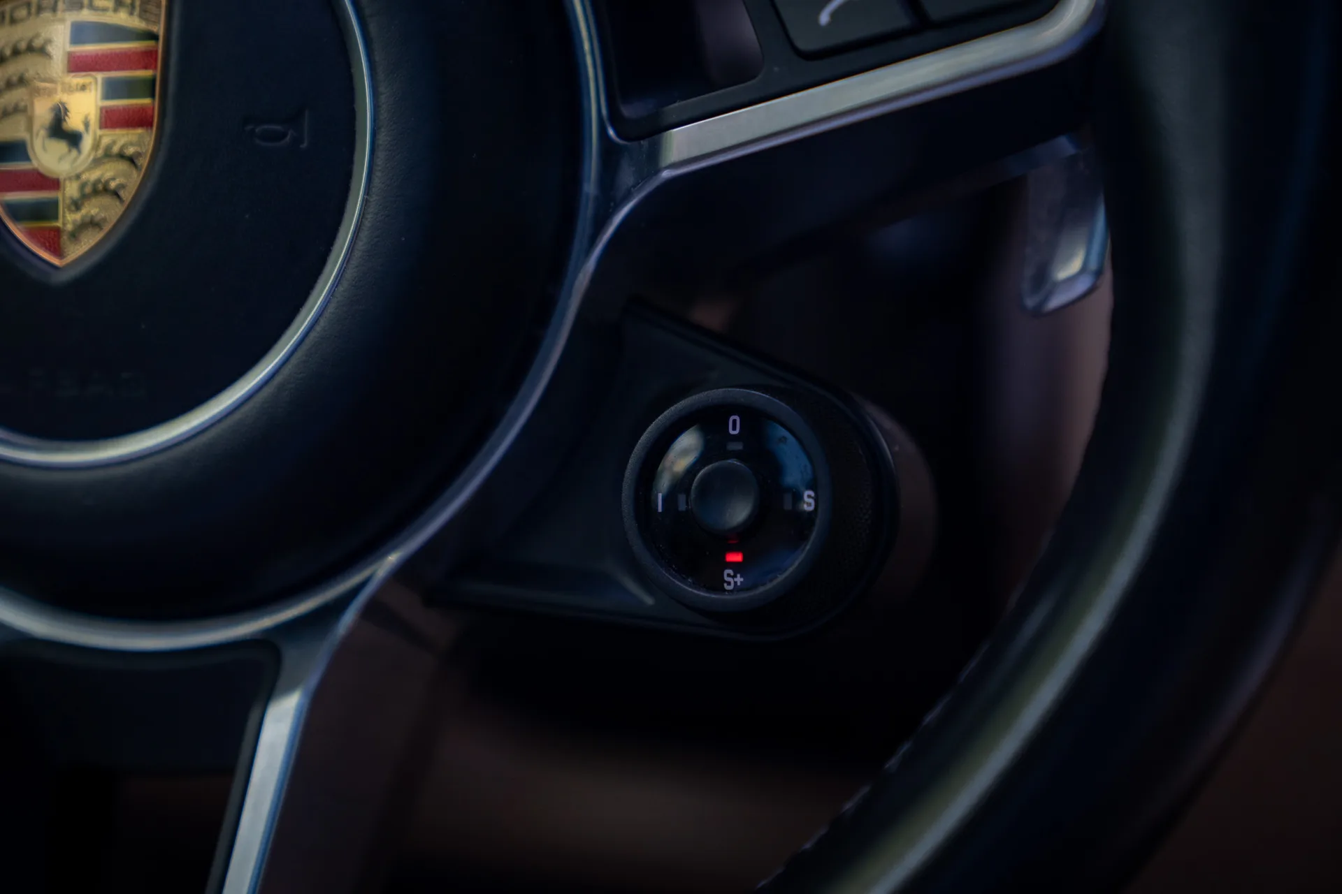 Porsche Cayenne S Coupé Platinum Edition · 440 hp · Air suspension · Rear-axle steering · Head-up · 22-inch · 32