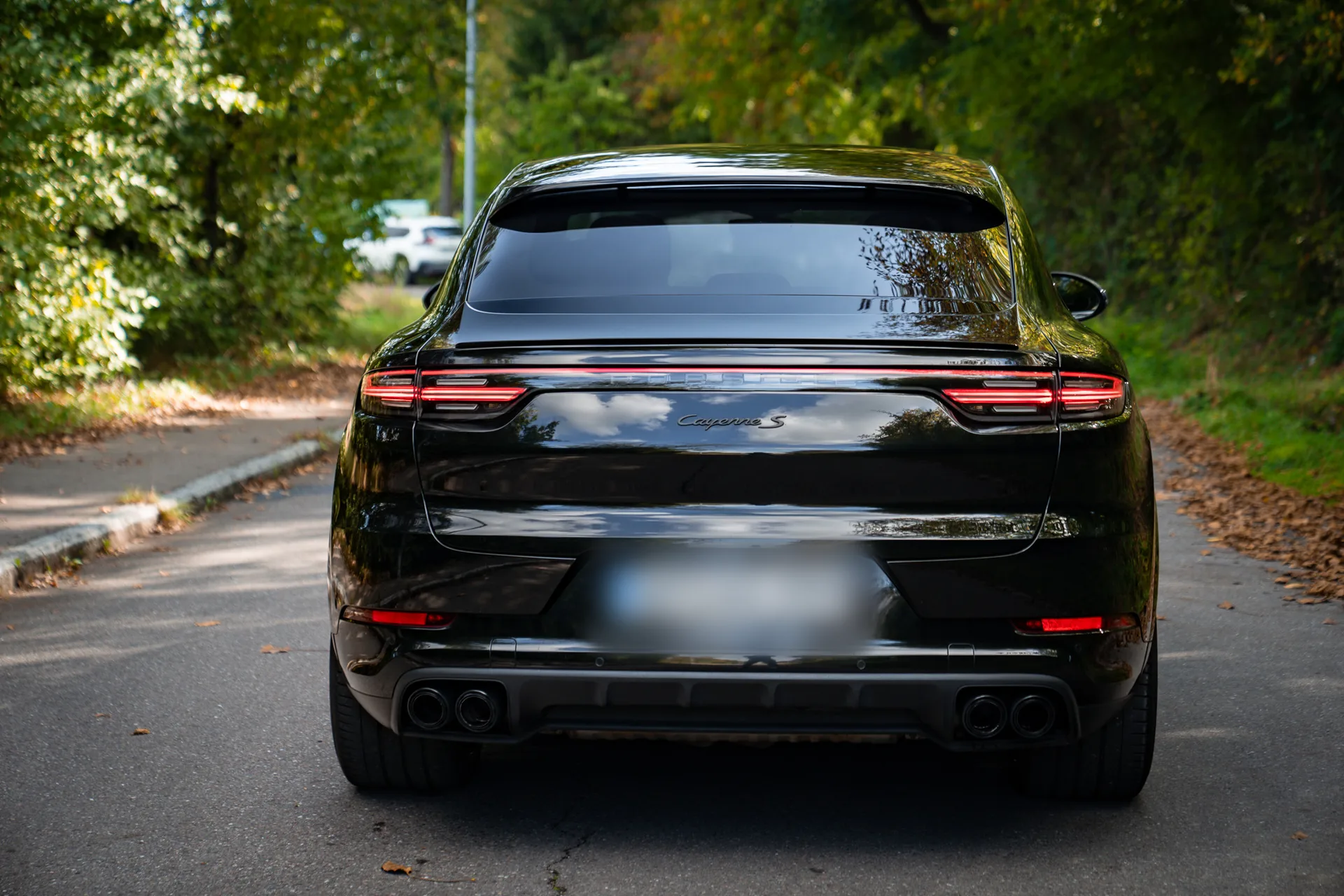 Porsche Cayenne S Coupé Platinum Edition · 440 hp · Air suspension · Rear-axle steering · Head-up · 22-inch · 6