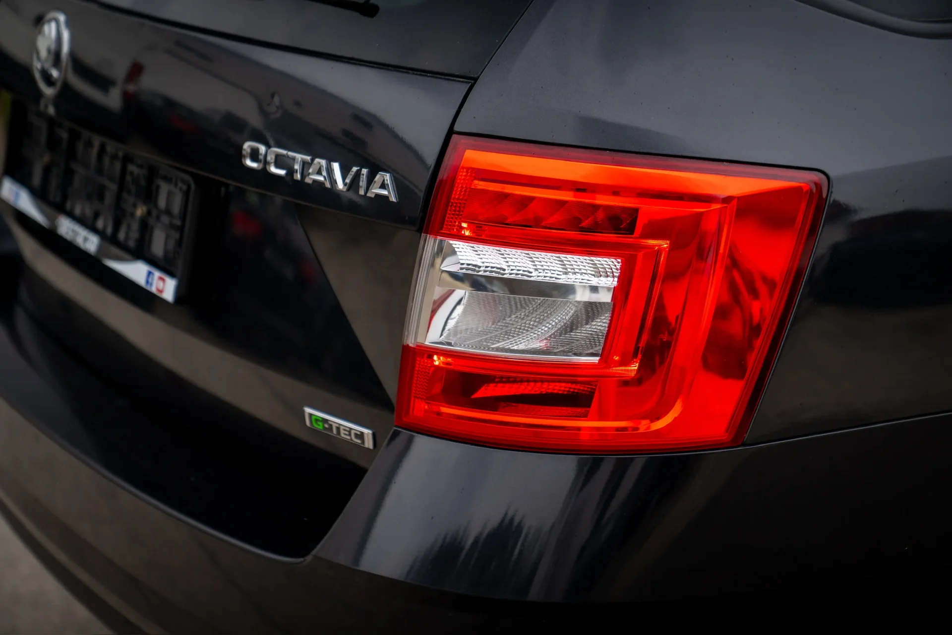 Škoda Octavia Combi 1.5 TGI DSG · Natural gas (CNG) · New HU until 03/2028 · No repaints · ACC · 9