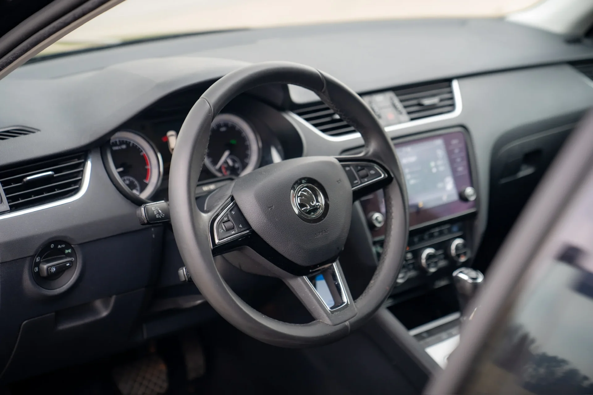 Škoda Octavia Combi 1.5 TGI DSG · Natural gas (CNG) · New HU until 03/2028 · No repaints · ACC · 16