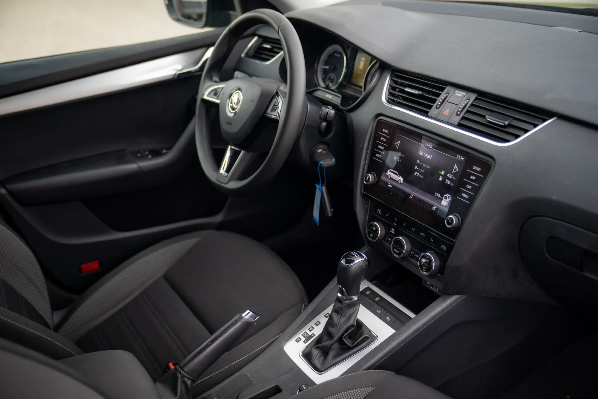 Škoda Octavia Combi 1.5 TGI DSG · Natural gas (CNG) · New HU until 03/2028 · No repaints · ACC · 18