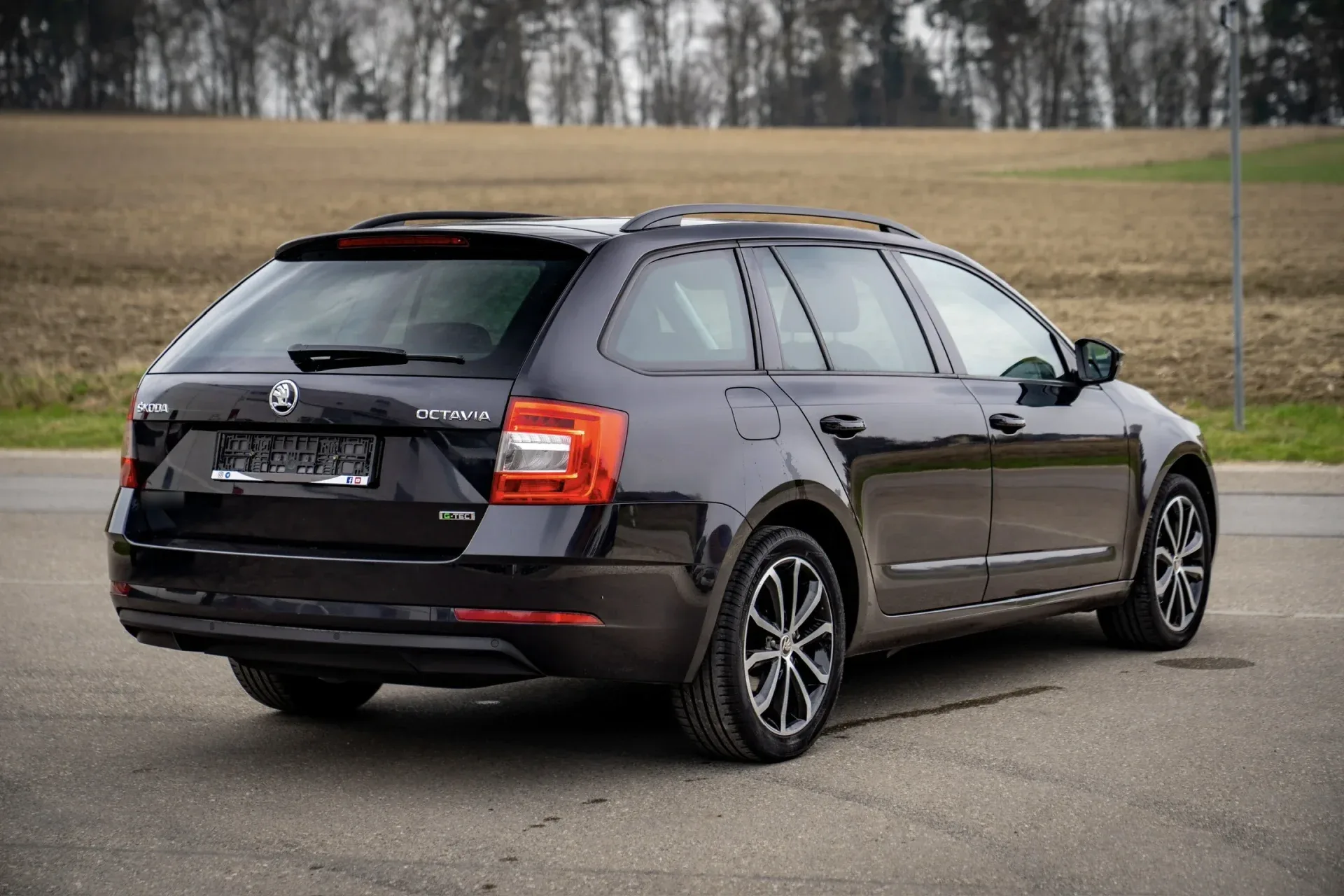 Škoda Octavia Combi 1.5 TGI DSG · Natural gas (CNG) · New HU until 03/2028 · No repaints · ACC · 4