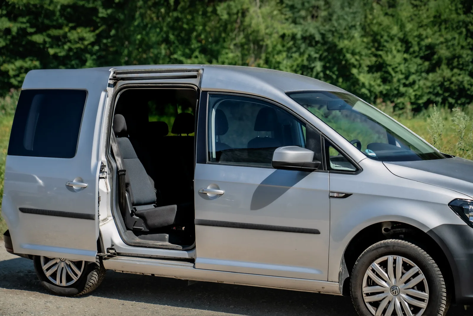 Volkswagen Caddy пассажирский Trend 1.4 TSI · Один владелец · Автономный отопитель · Климат-контроль · Сервисная книжка · 9